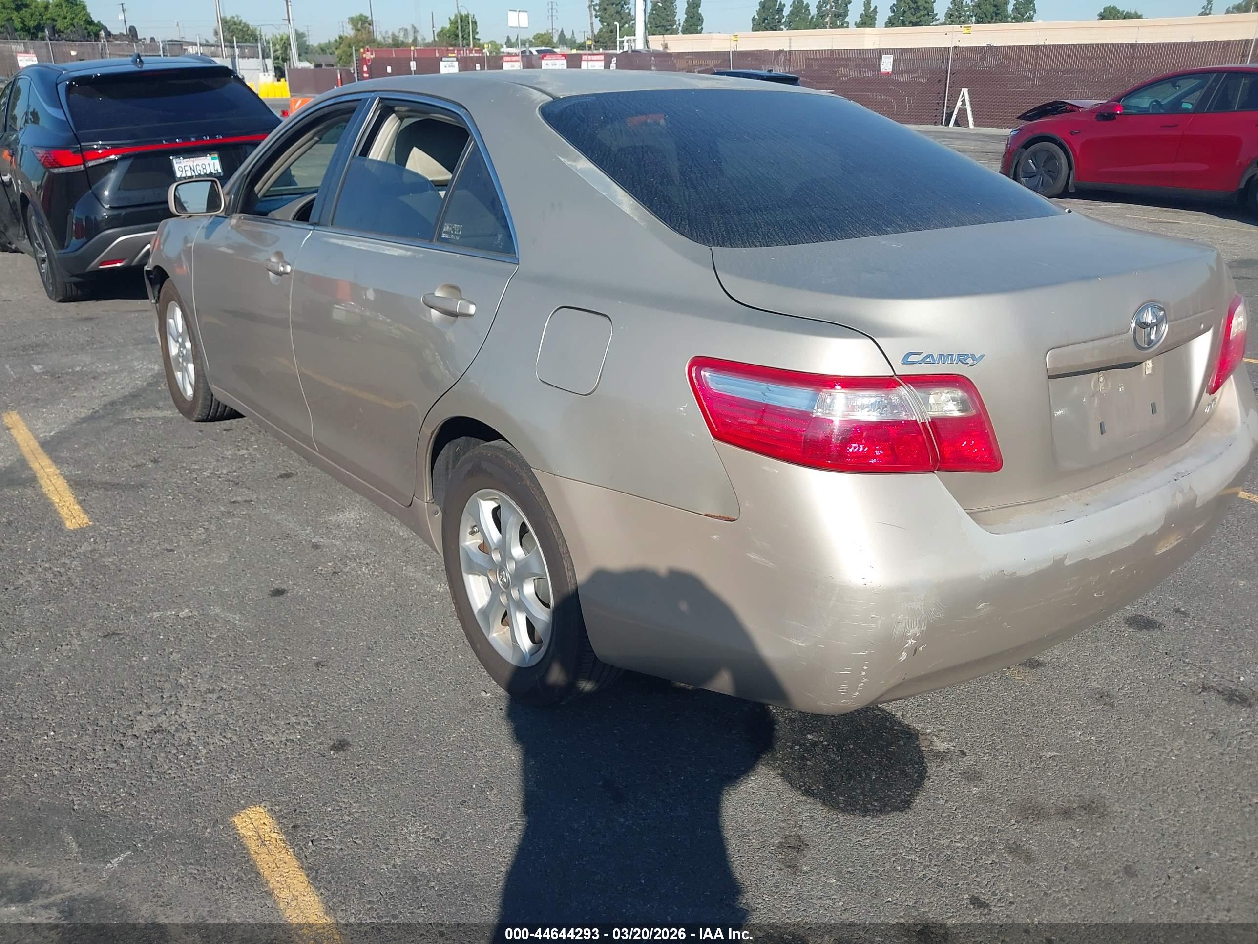 TOYOTA CAMRY image 3