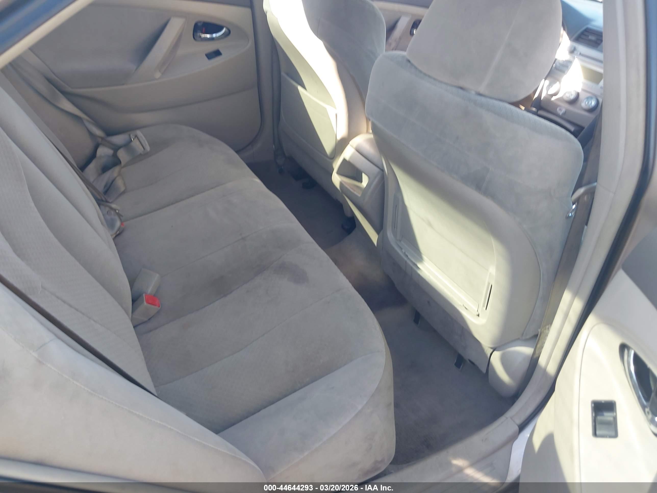 TOYOTA CAMRY image 8