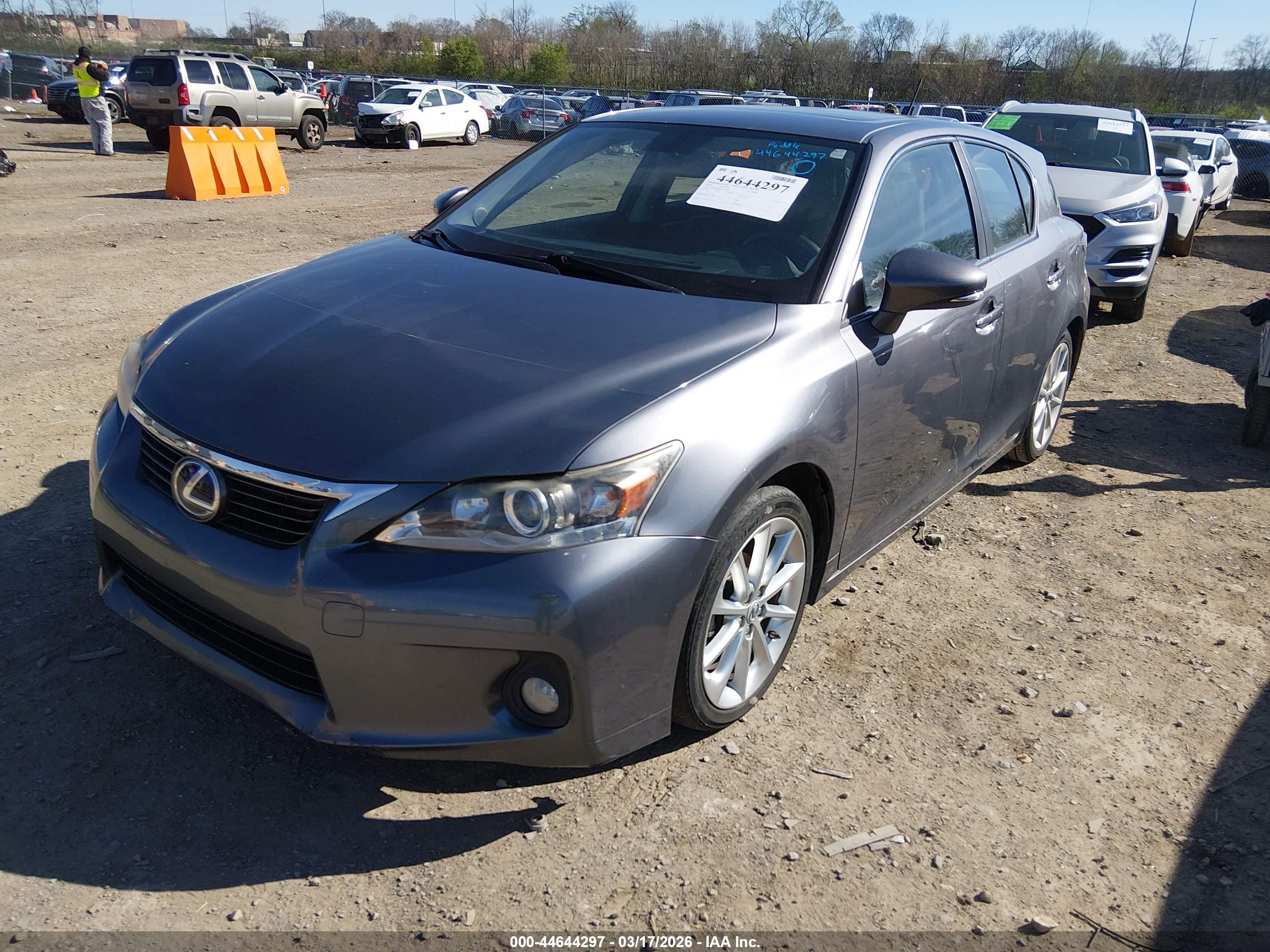 LEXUS CT image 2
