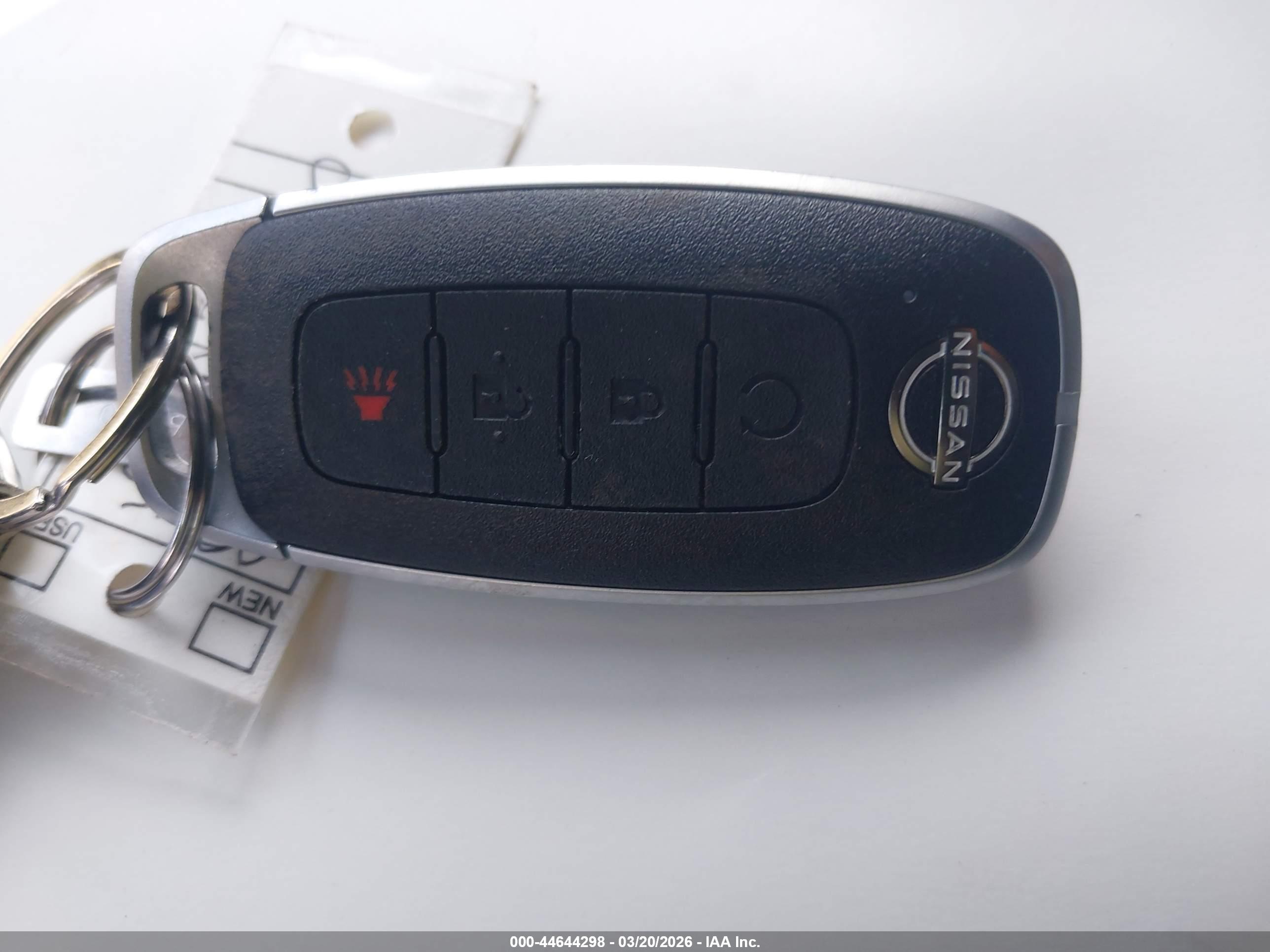 NISSAN ROGUE image 11