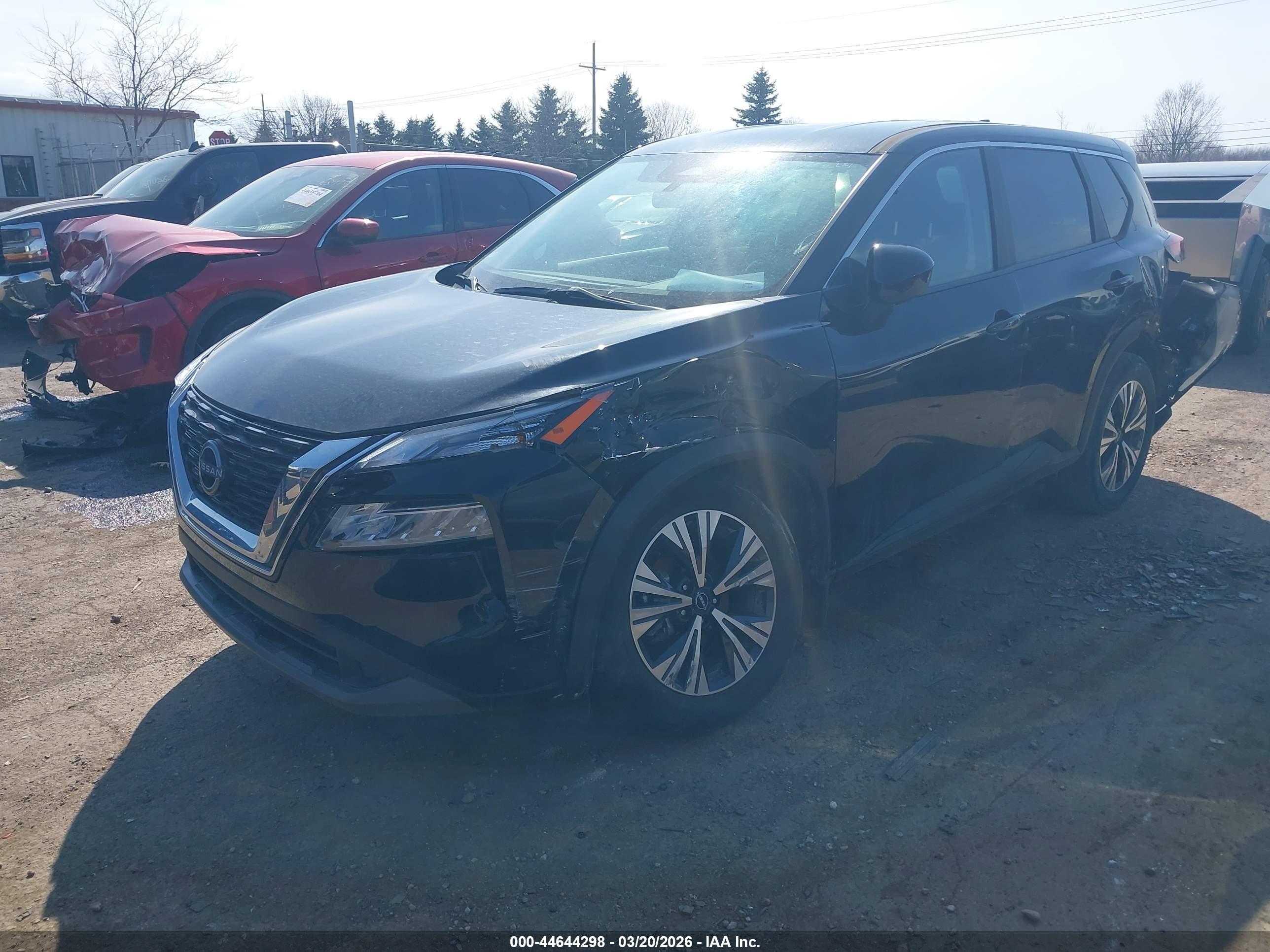 NISSAN ROGUE image 2