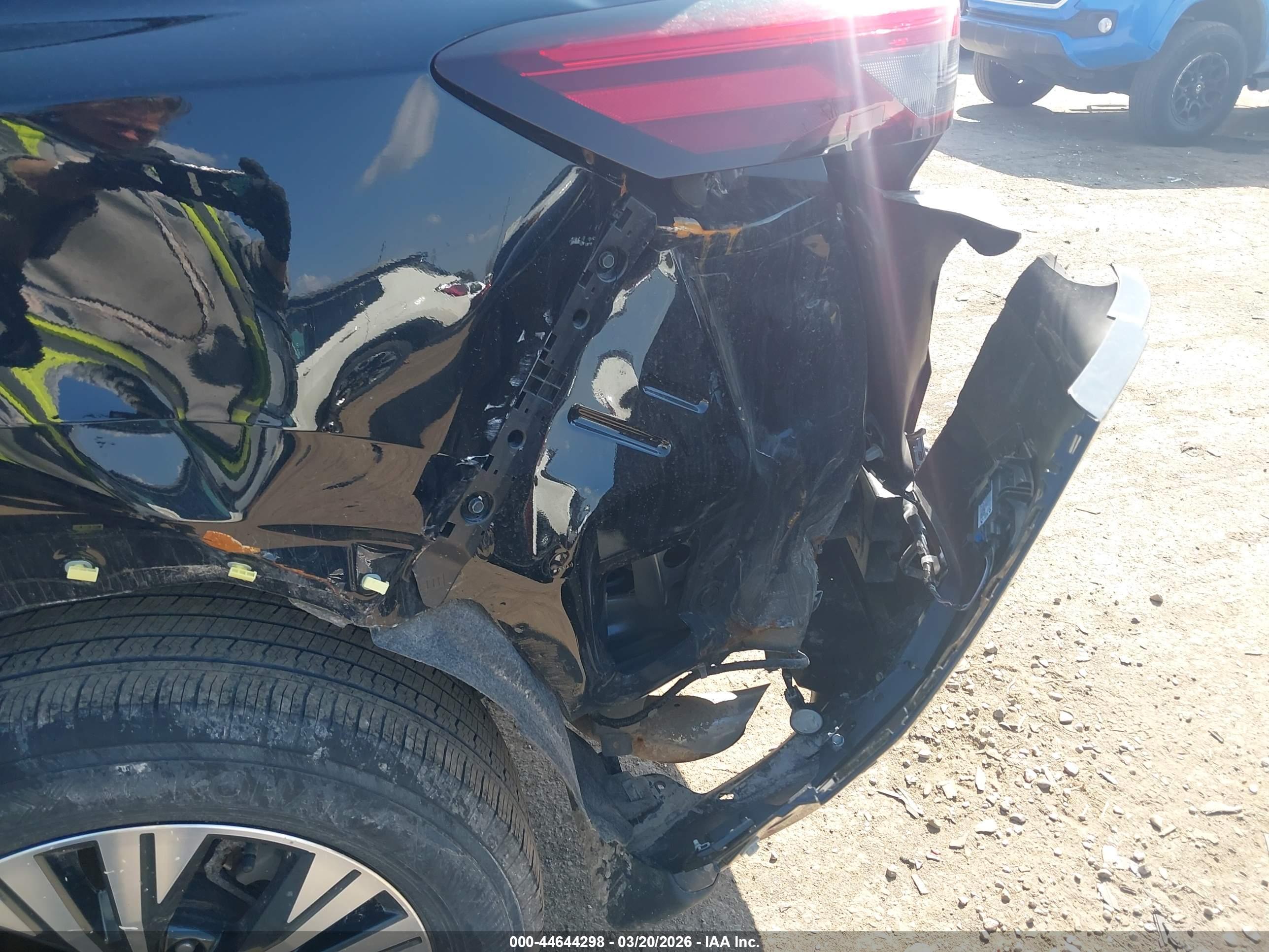 NISSAN ROGUE image 6