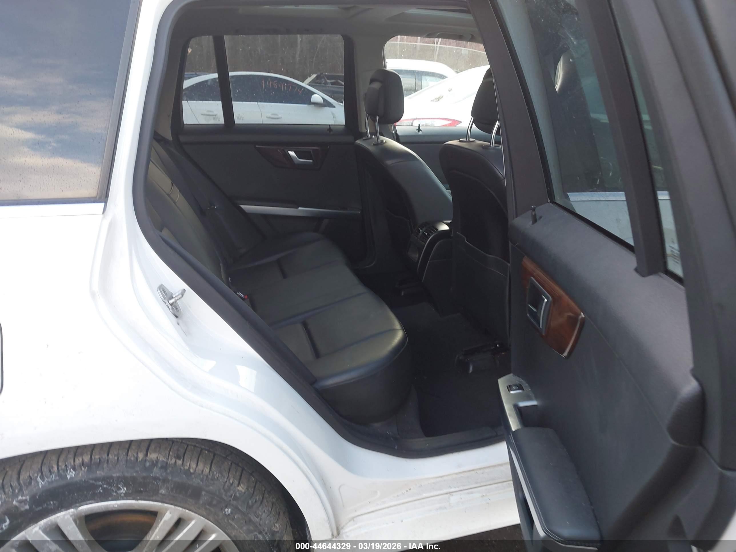 MERCEDES-BENZ GLK image 8