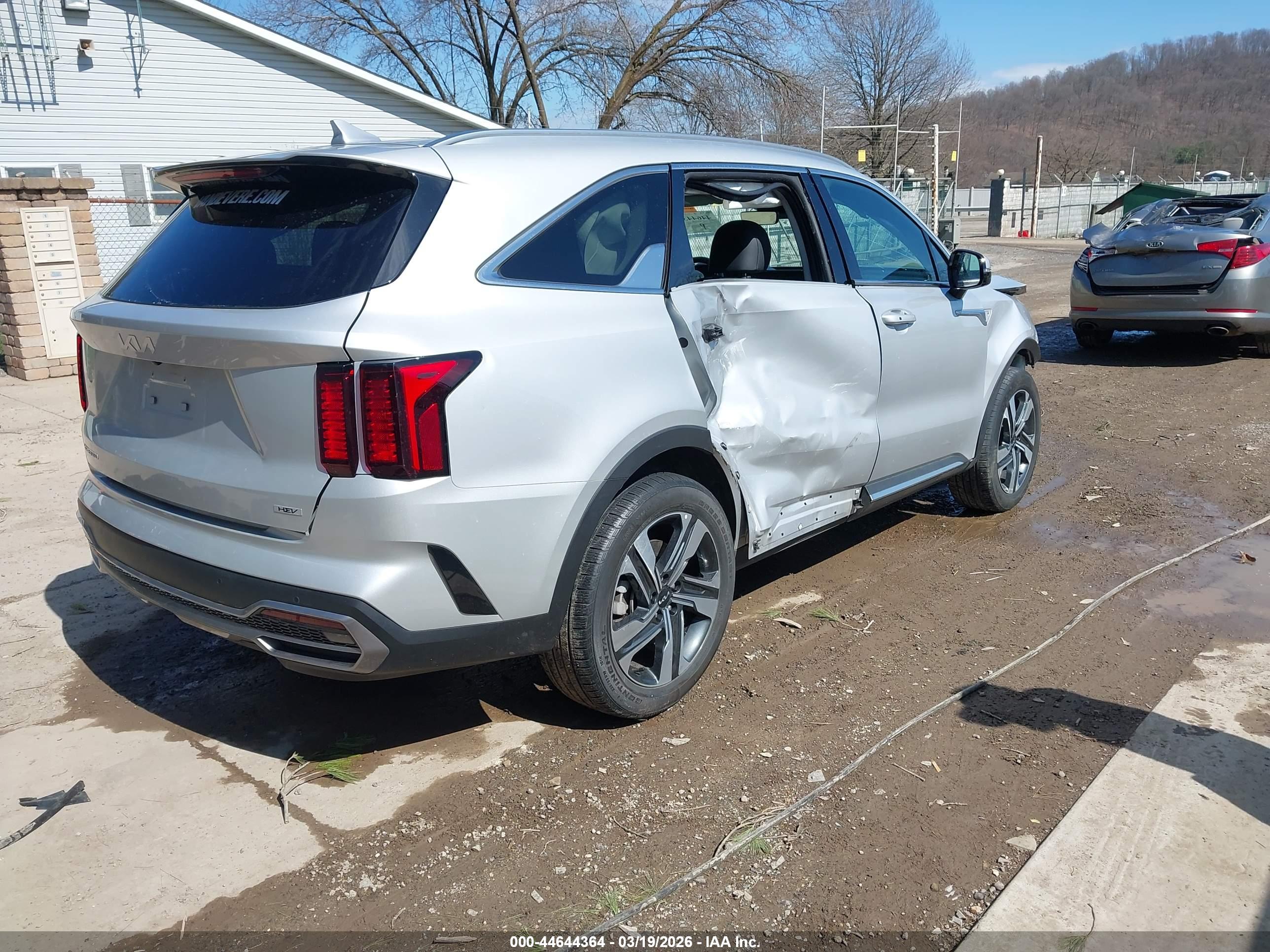 KIA SORENTO image 4