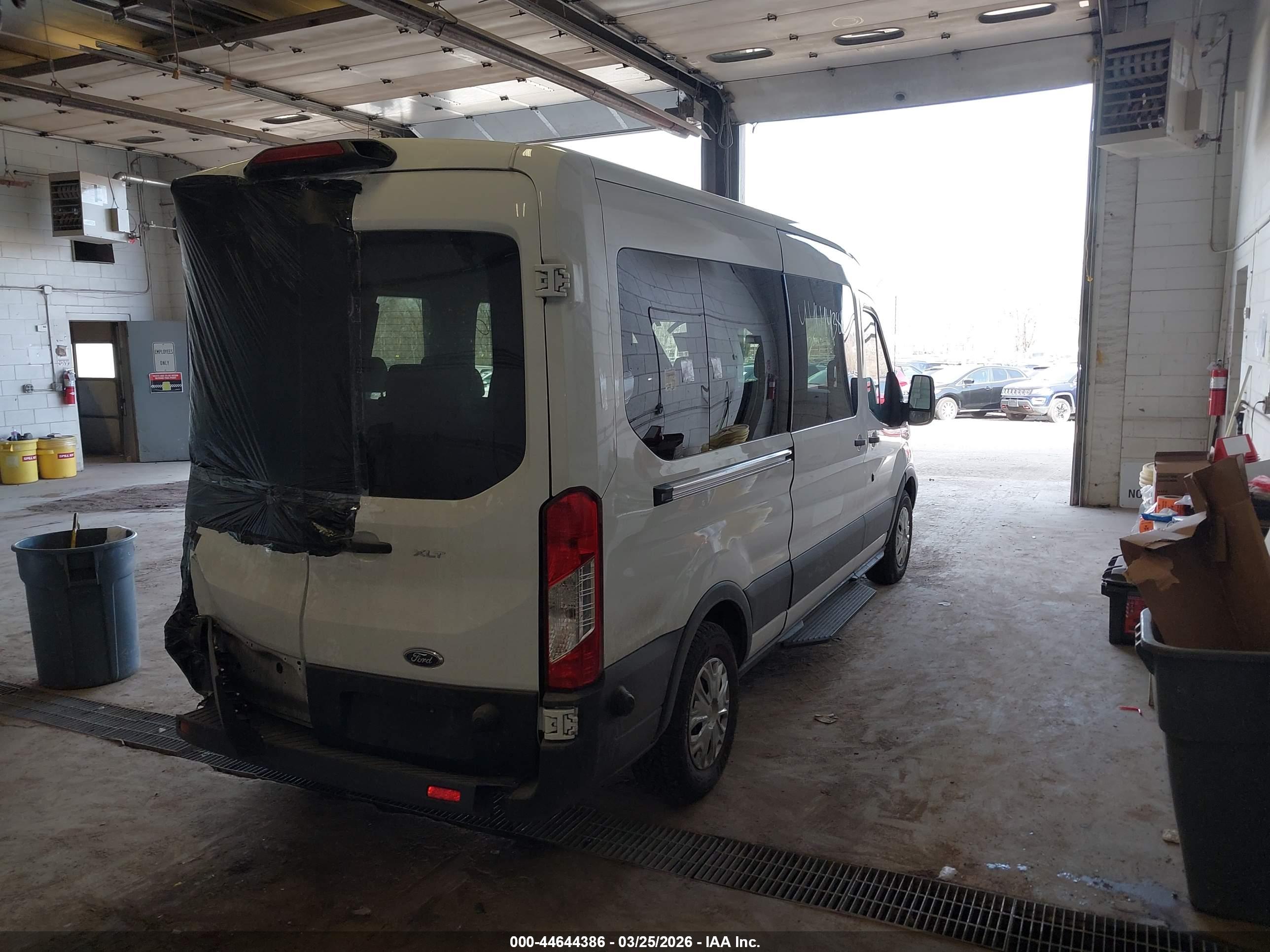 FORD TRANSIT-350 image 4