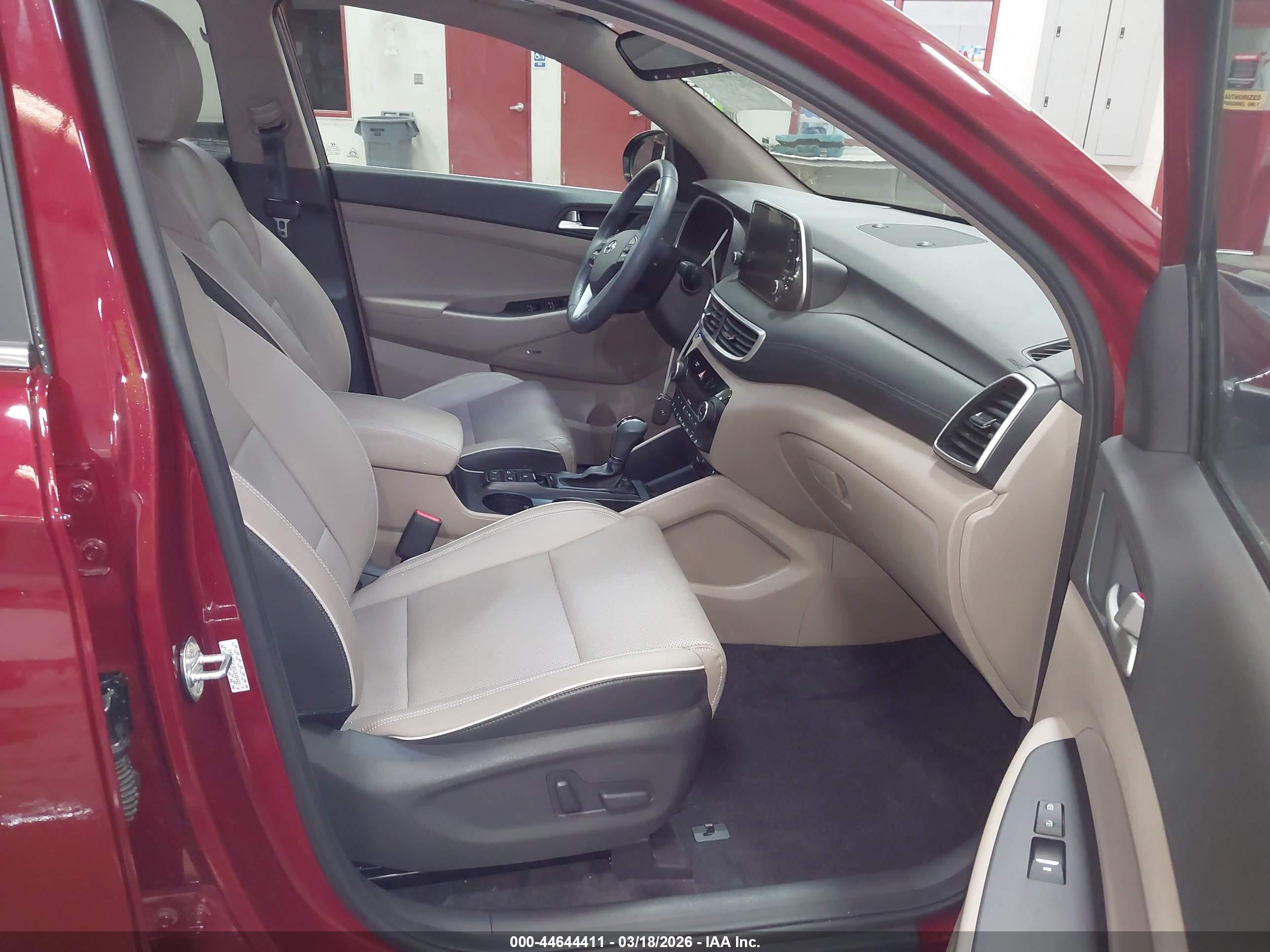 HYUNDAI TUCSON image 5