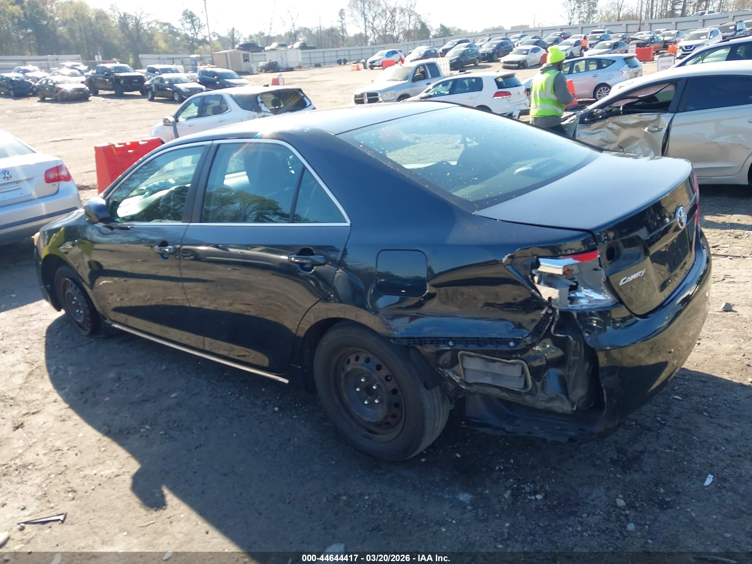 TOYOTA CAMRY image 3
