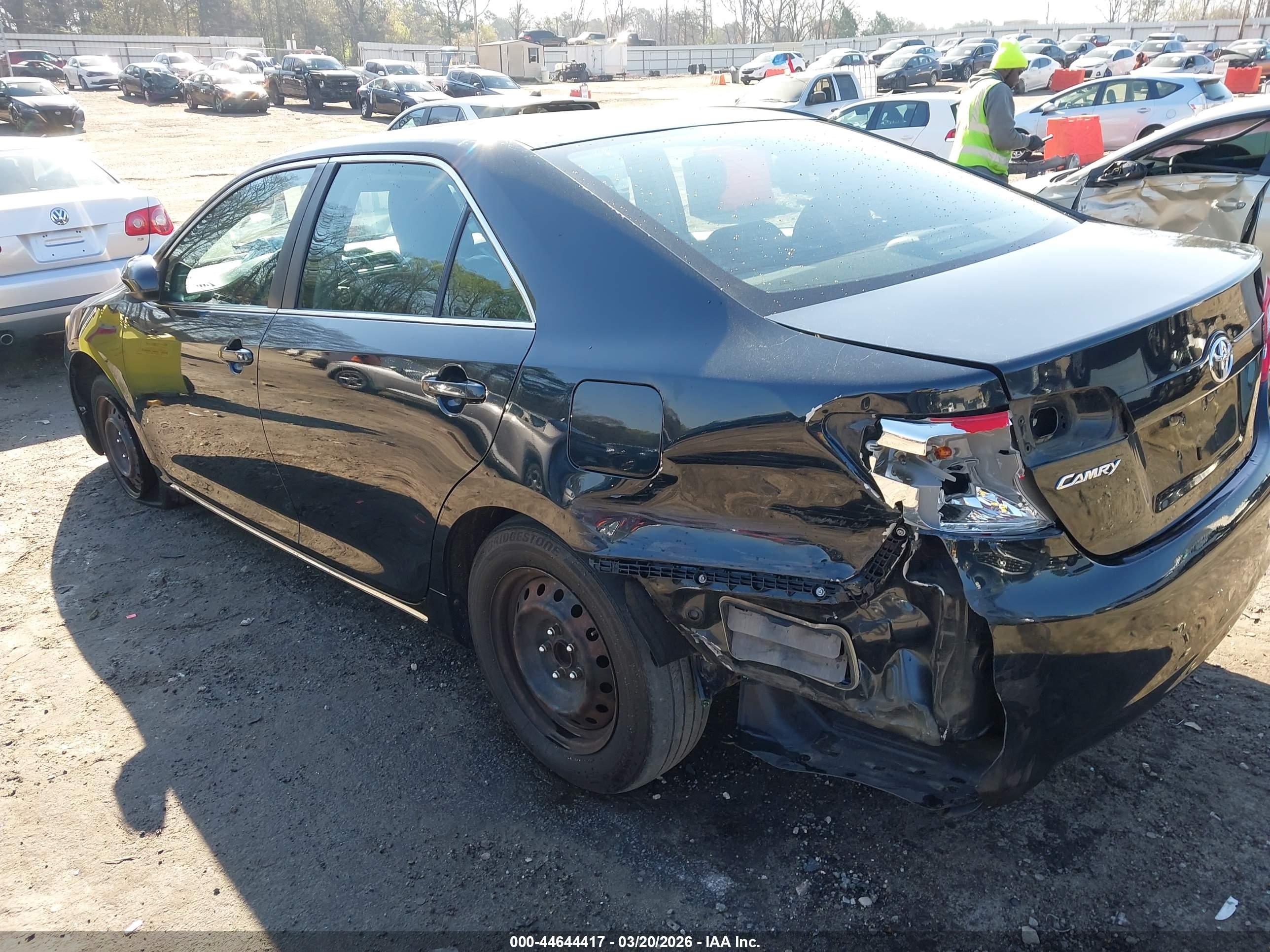 TOYOTA CAMRY image 6