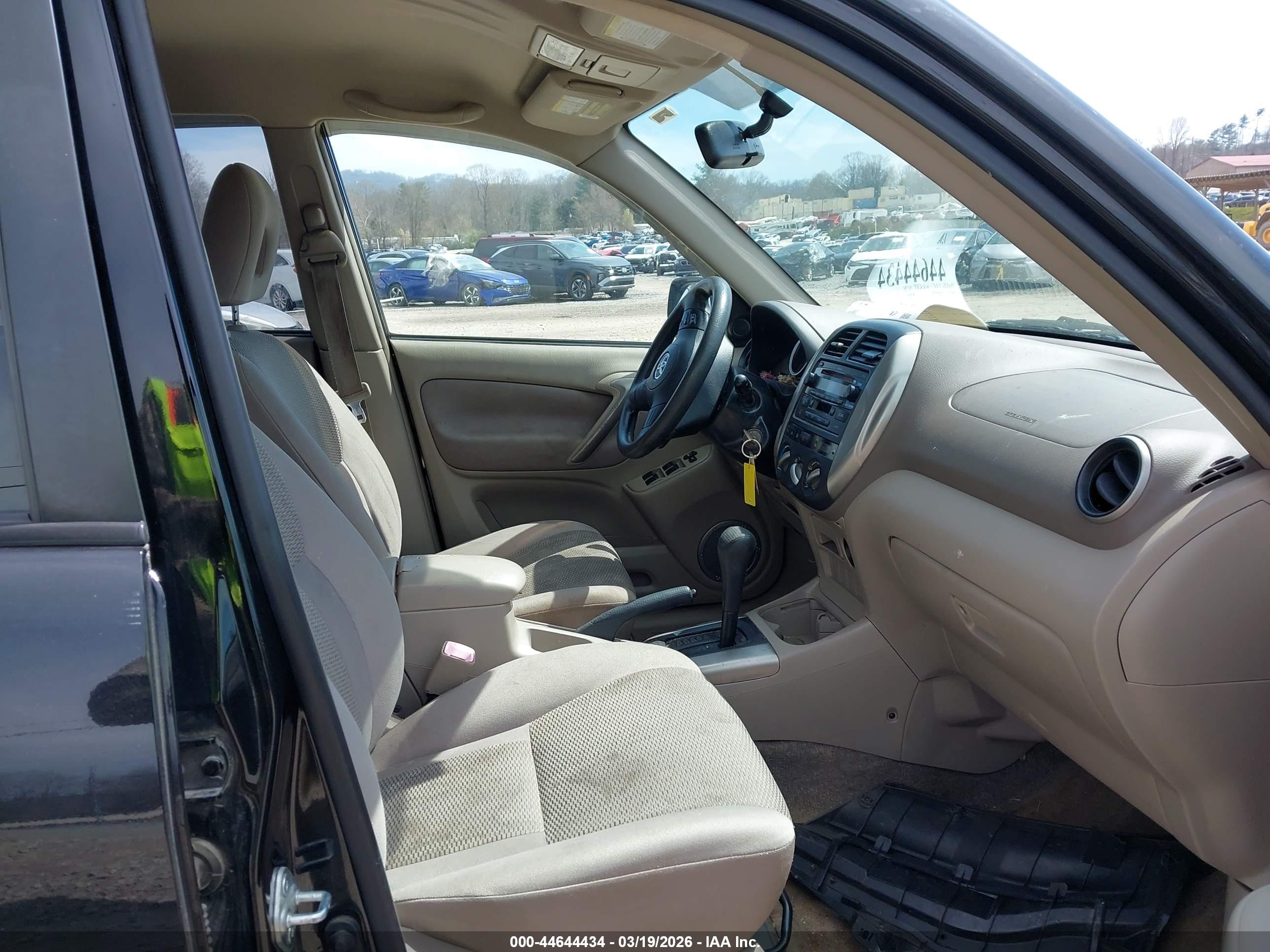 TOYOTA RAV4 image 5