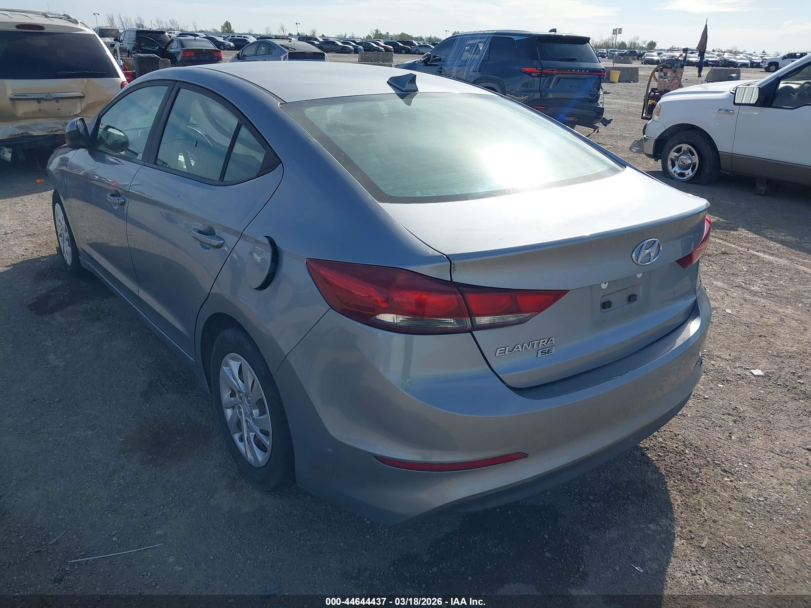 HYUNDAI ELANTRA image 3