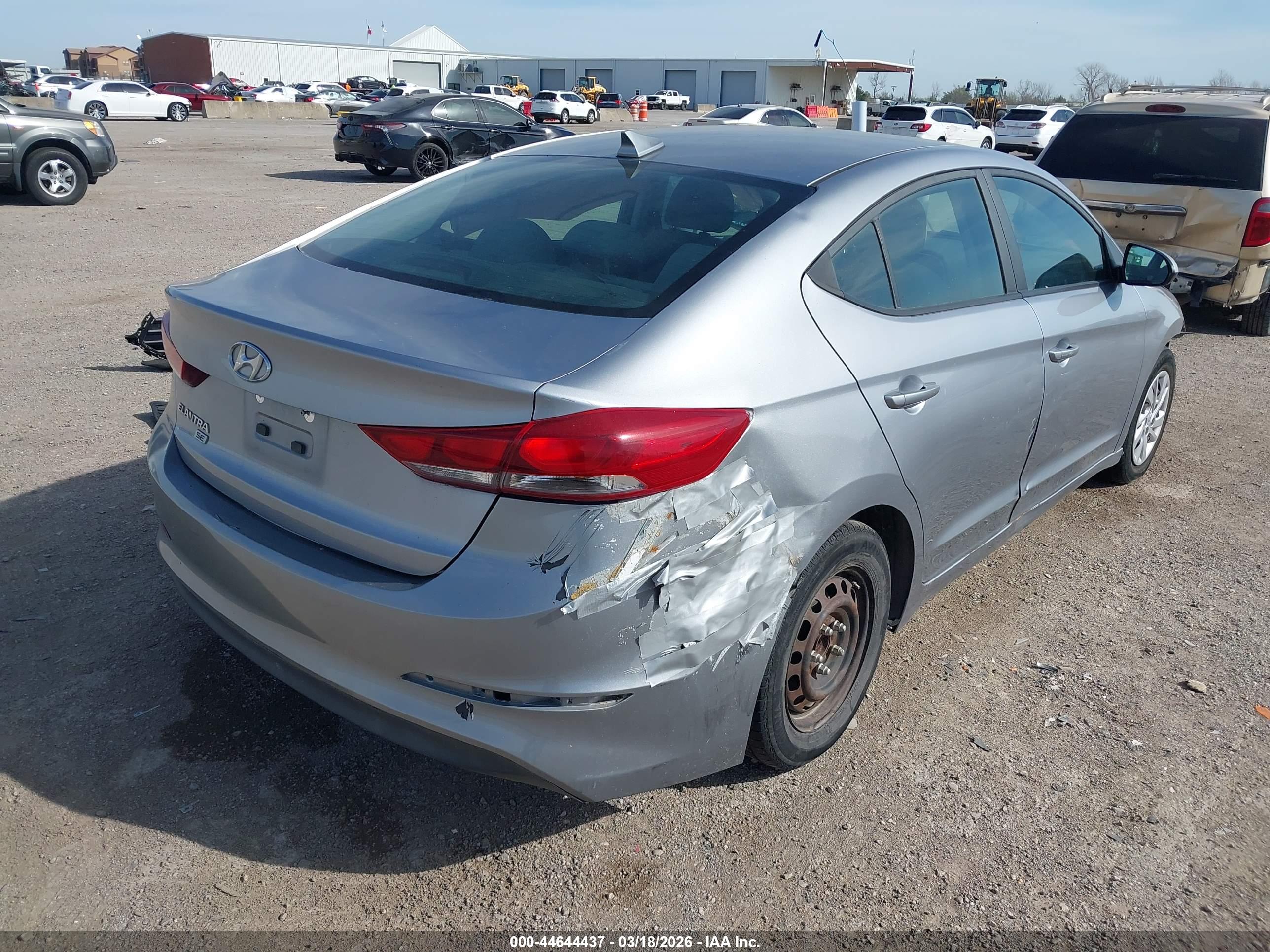 HYUNDAI ELANTRA image 4