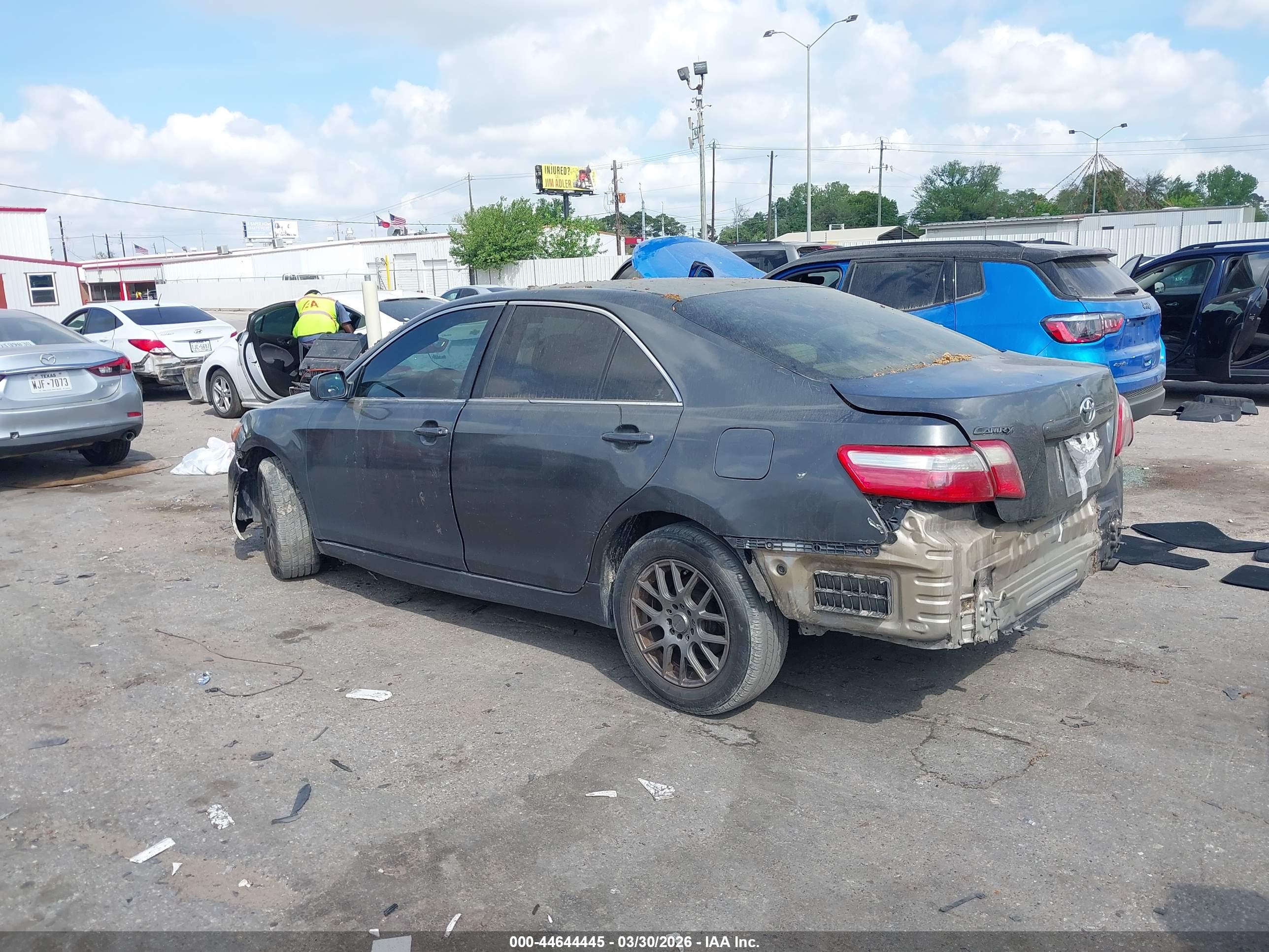 TOYOTA CAMRY image 3