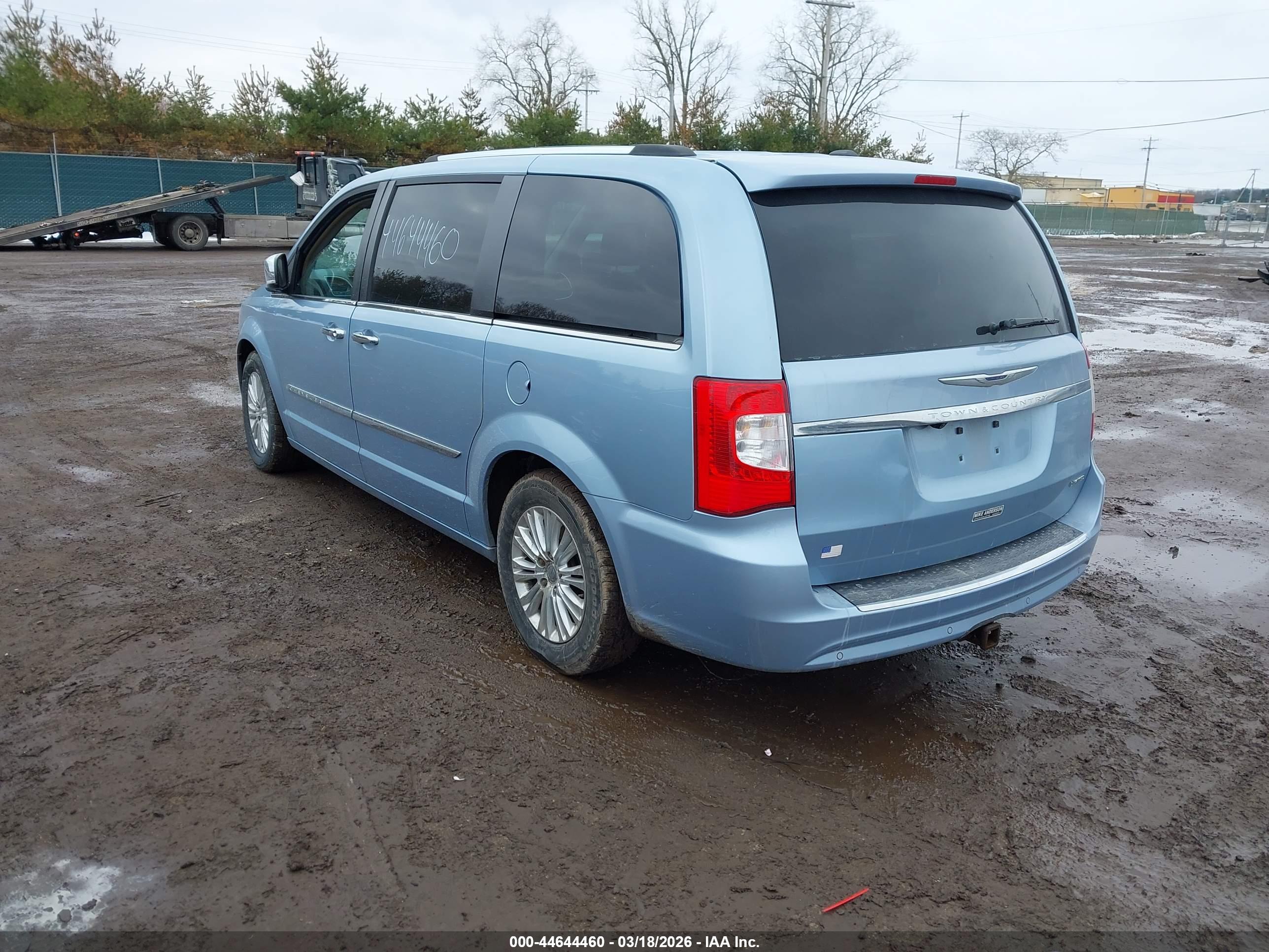 CHRYSLER TOWN image 3
