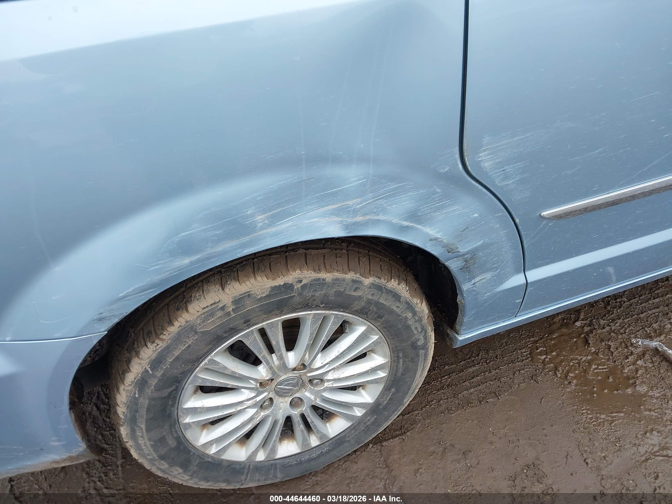 CHRYSLER TOWN image 6