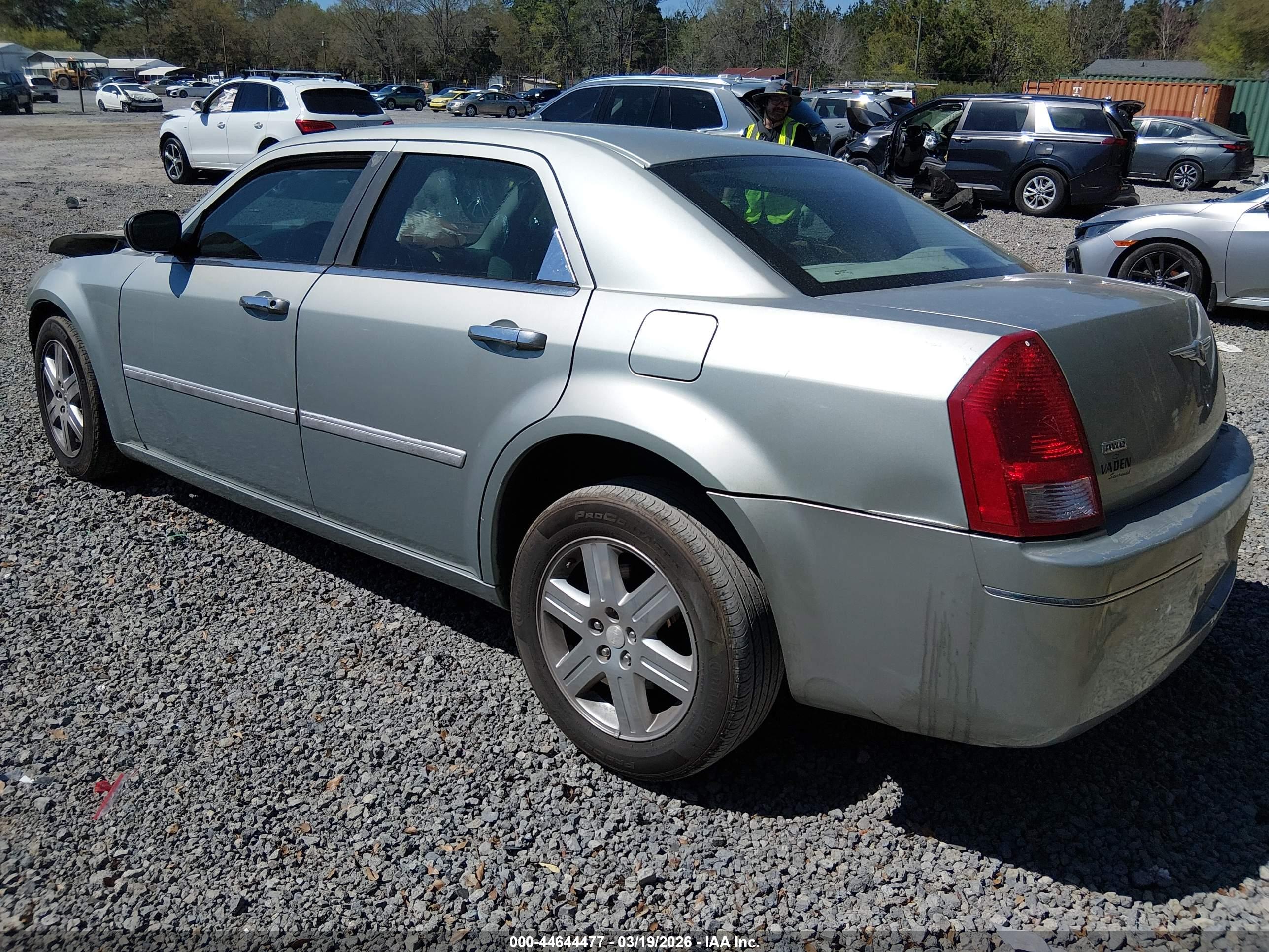 CHRYSLER 300 image 3
