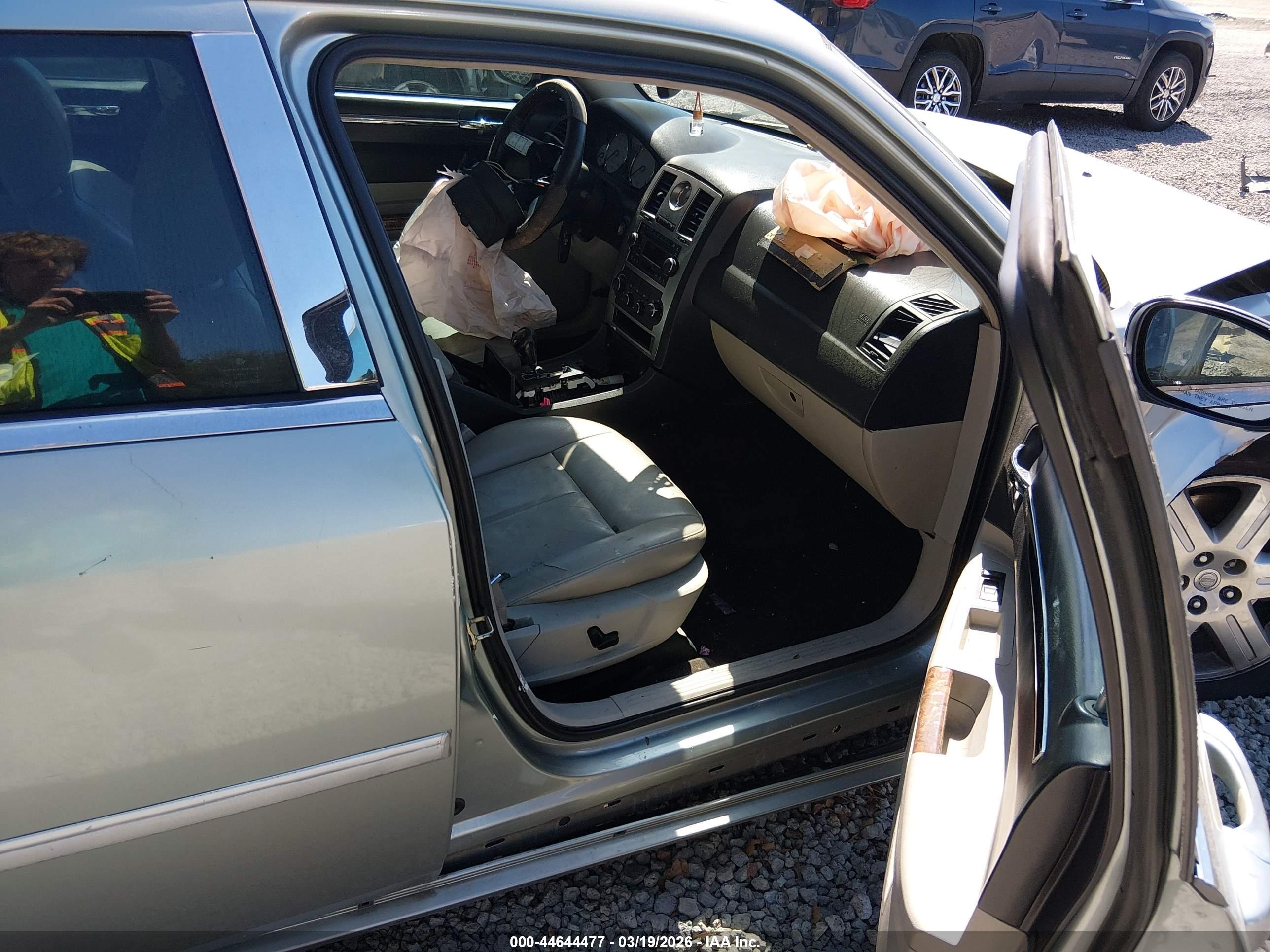 CHRYSLER 300 image 5
