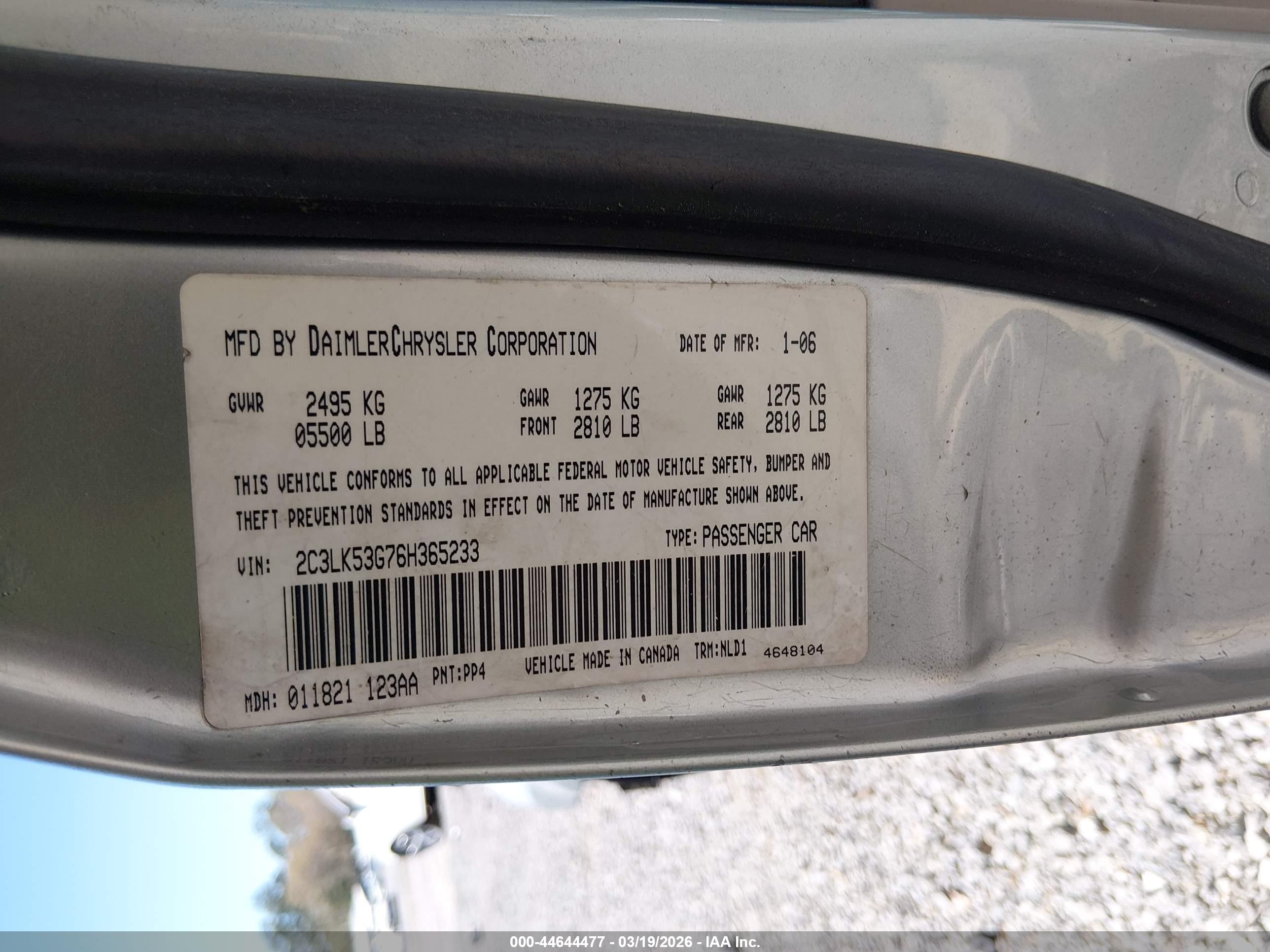 CHRYSLER 300 image 9