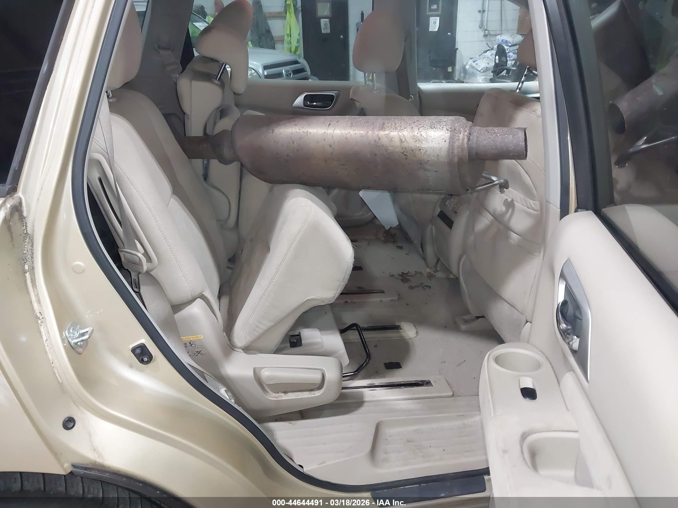 NISSAN PATHFINDER image 8