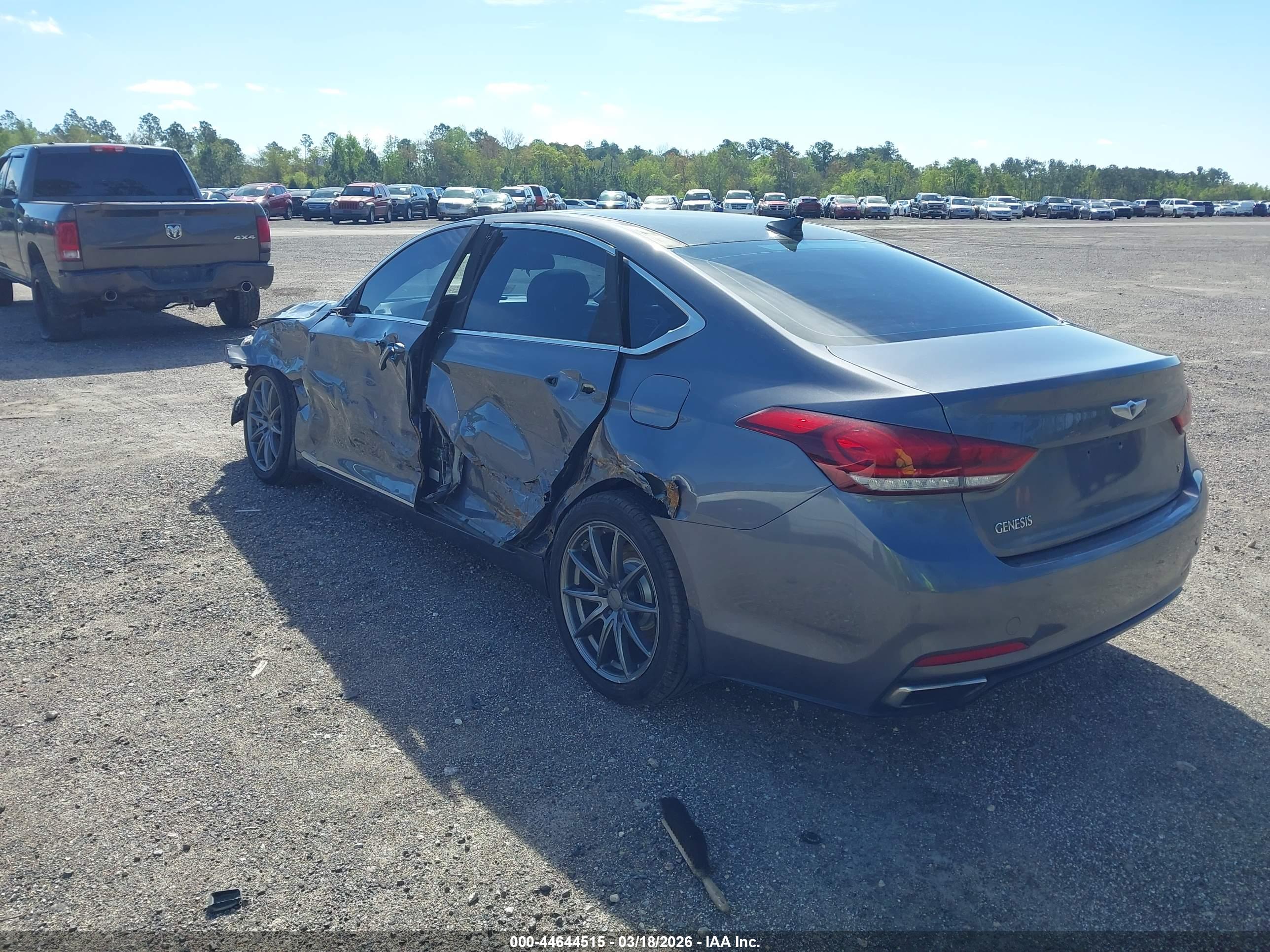 HYUNDAI GENESIS image 3