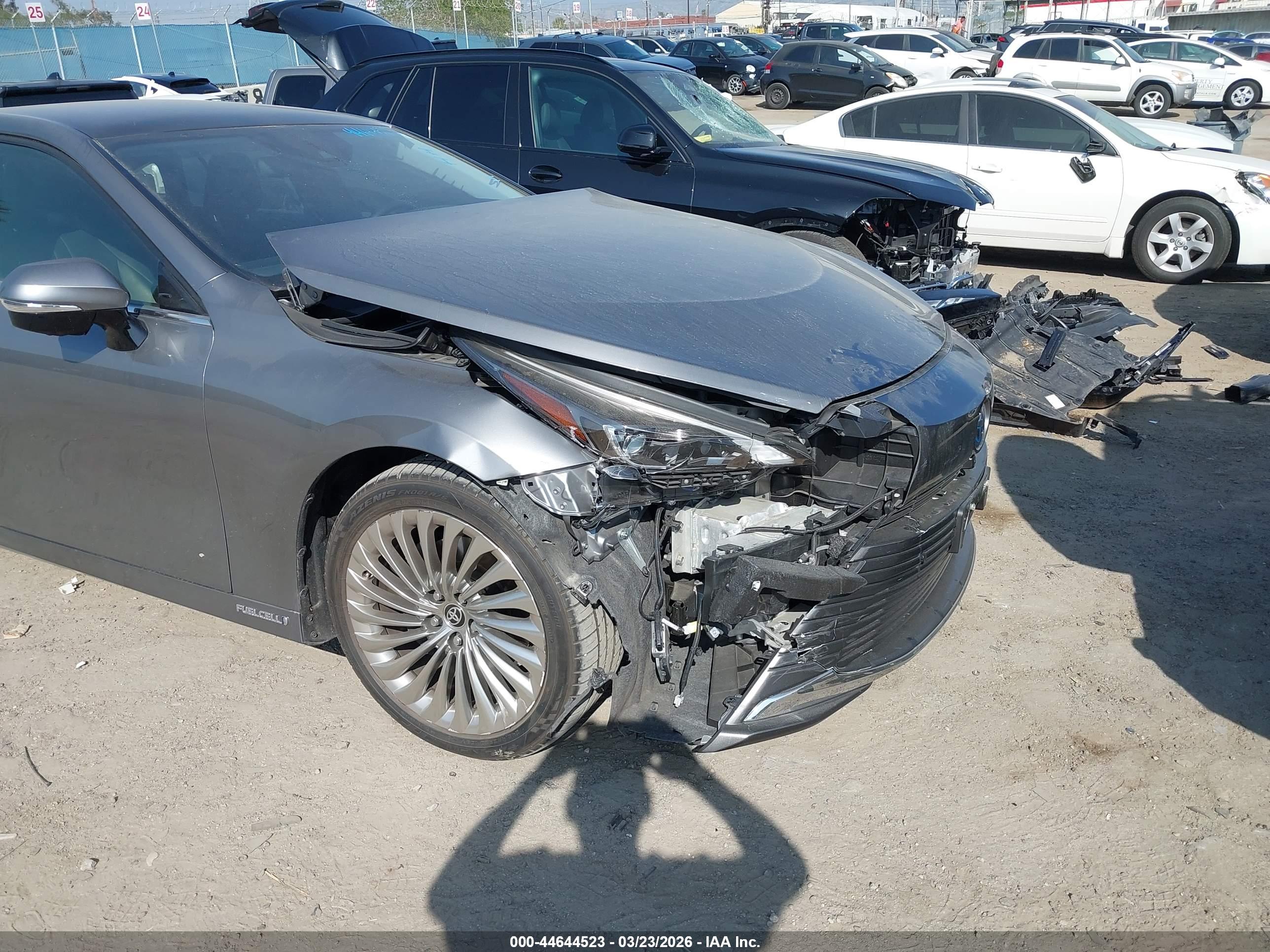 TOYOTA MIRAI image 6