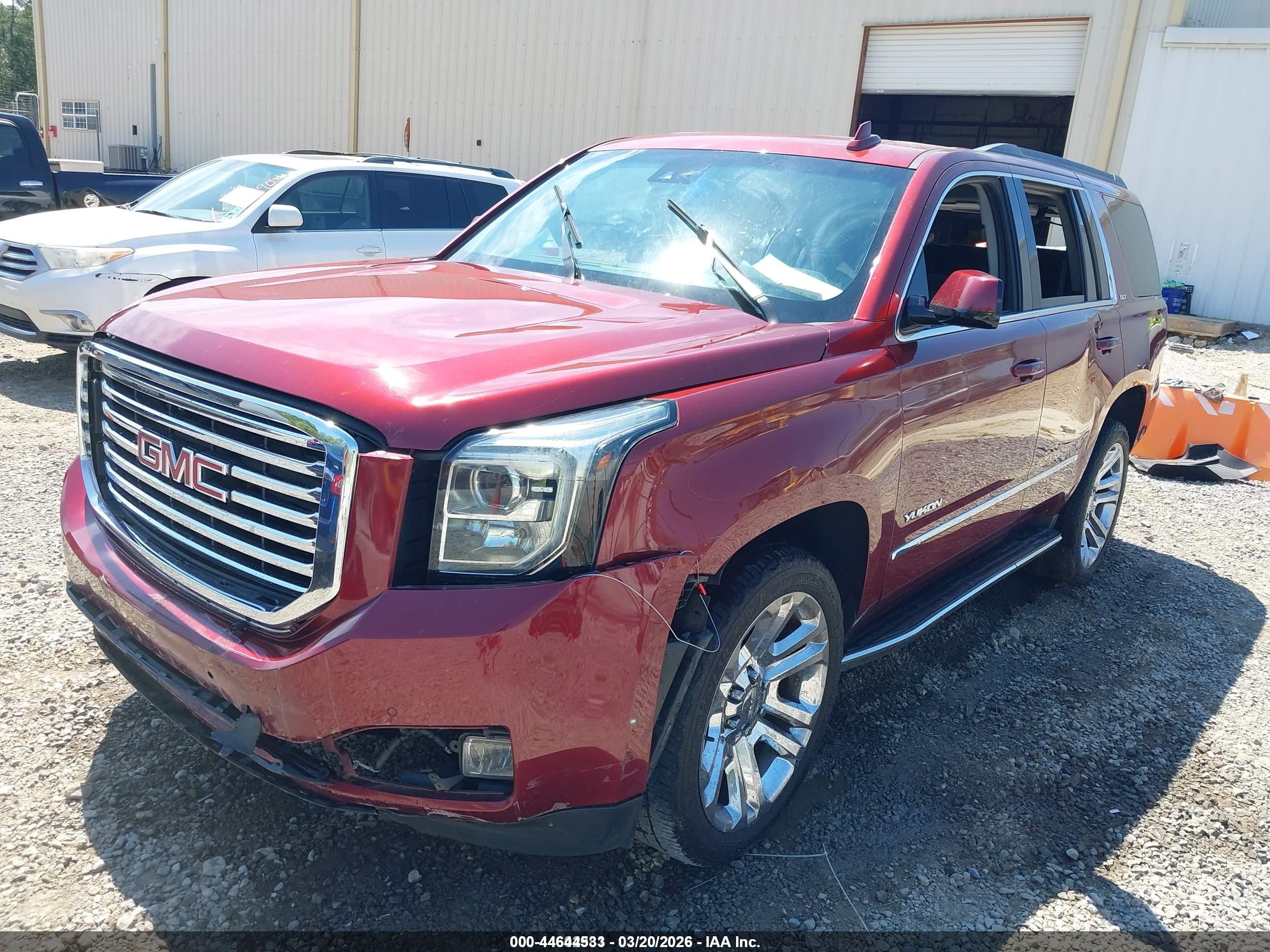 GMC YUKON image 2