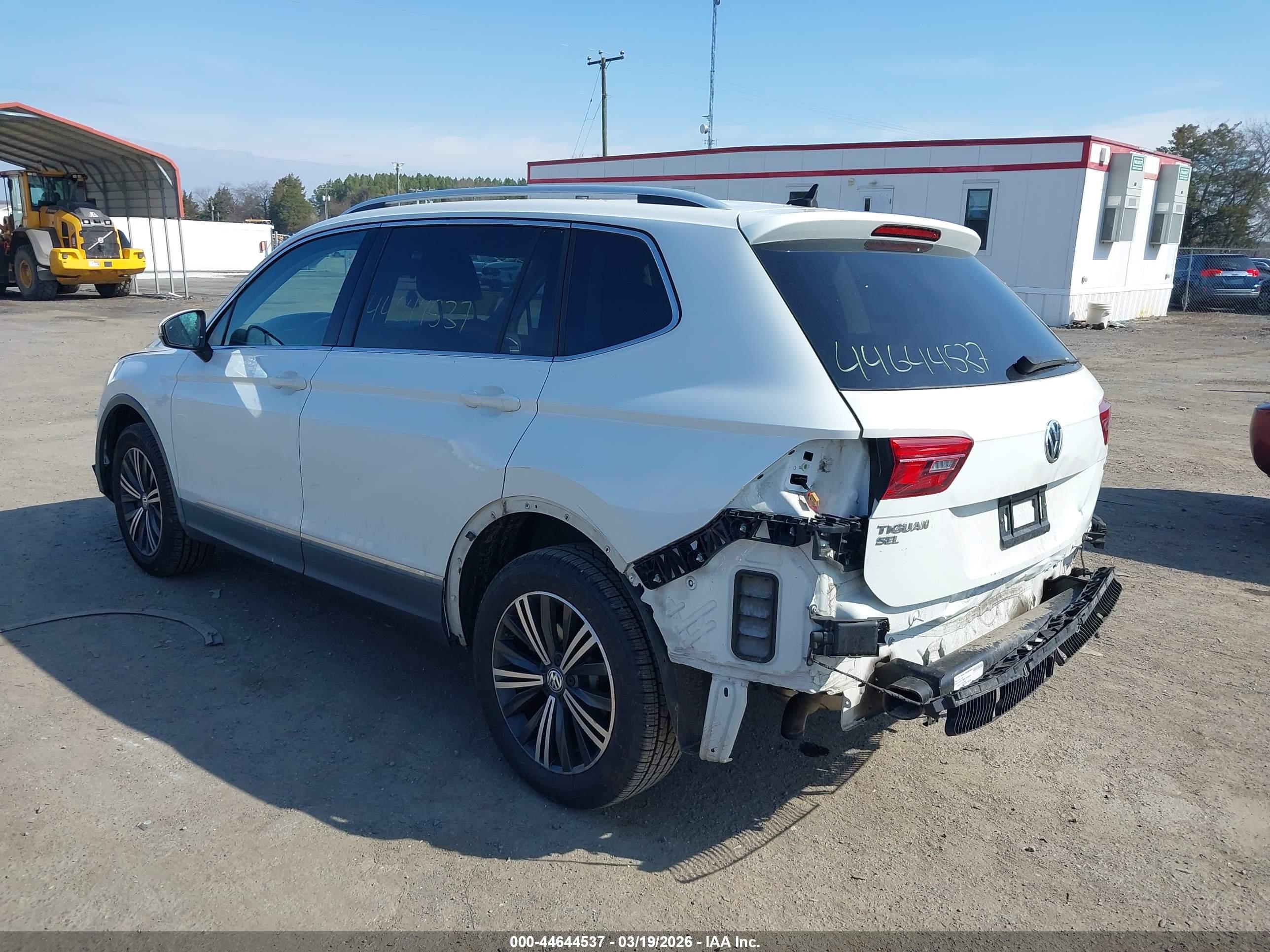 VOLKSWAGEN TIGUAN image 3