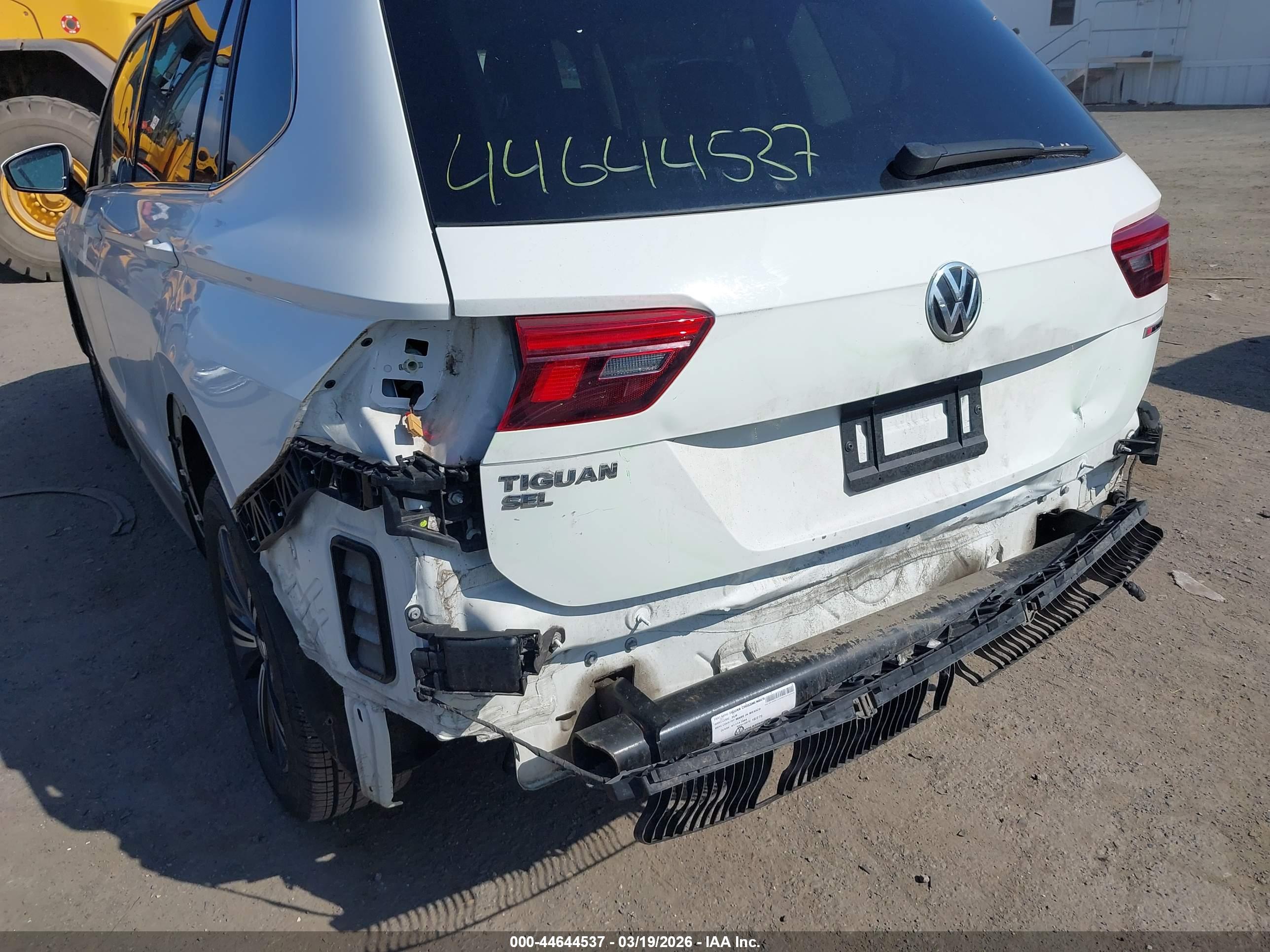 VOLKSWAGEN TIGUAN image 6