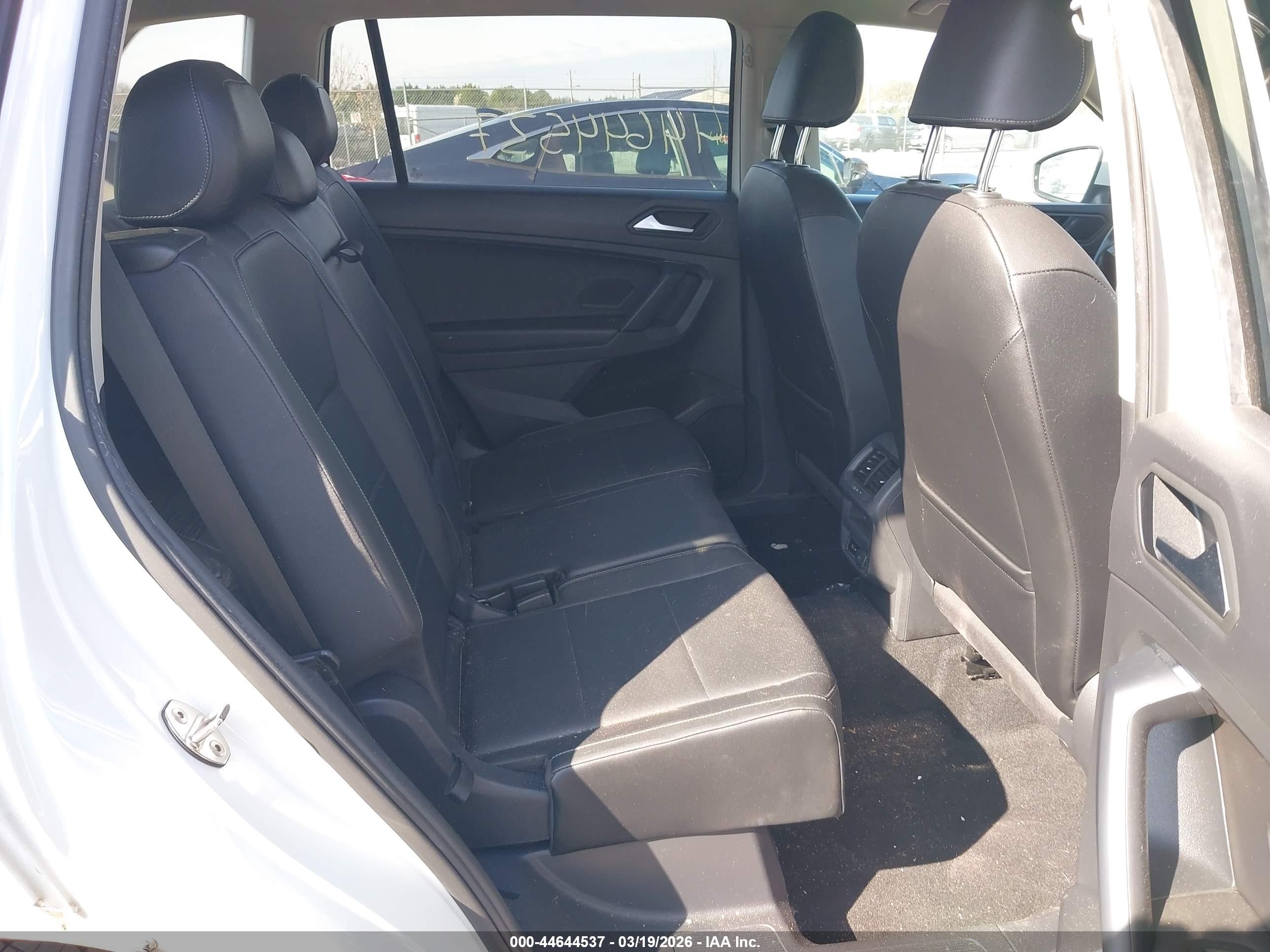 VOLKSWAGEN TIGUAN image 8