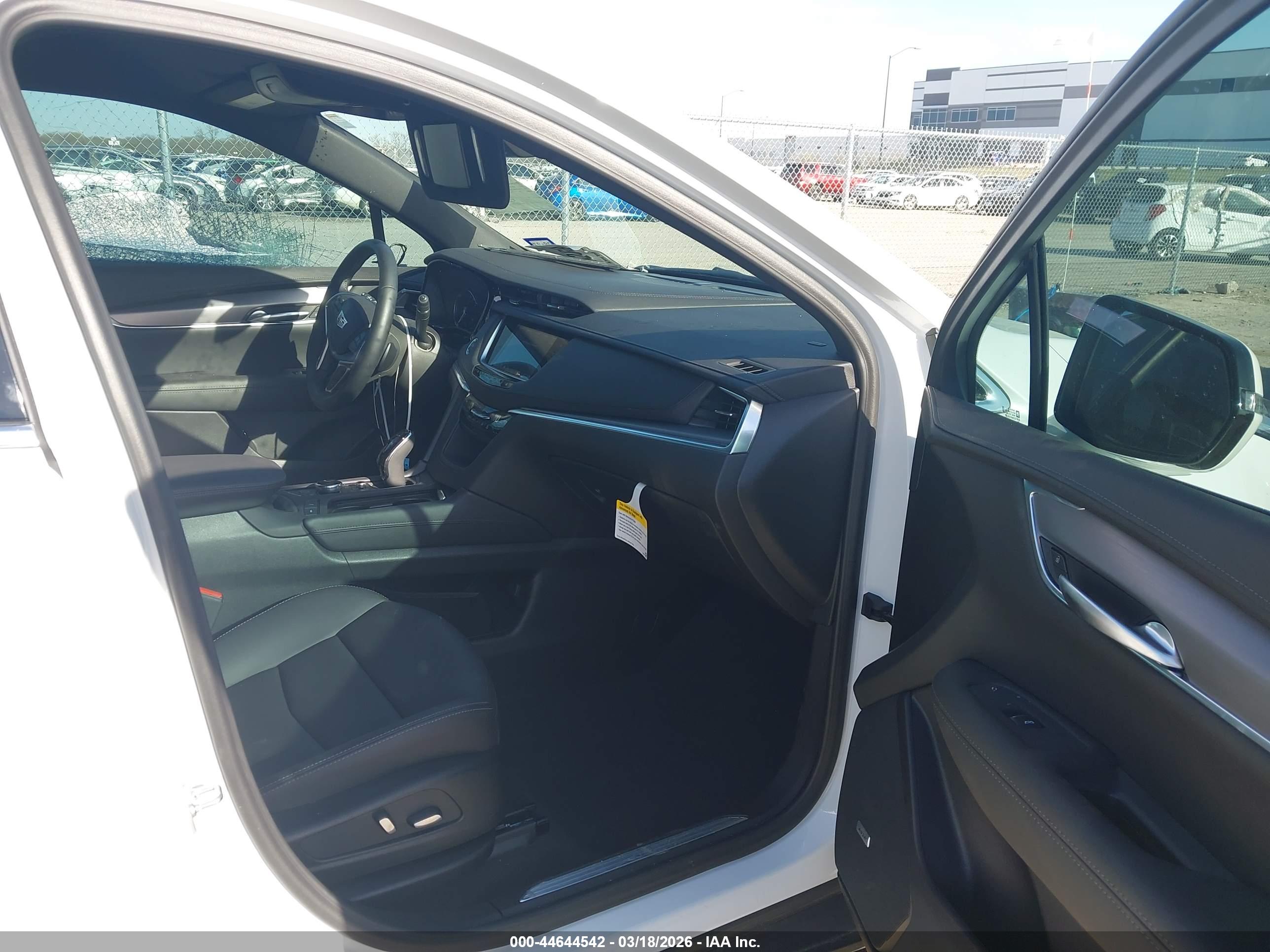 CADILLAC XT5 image 5