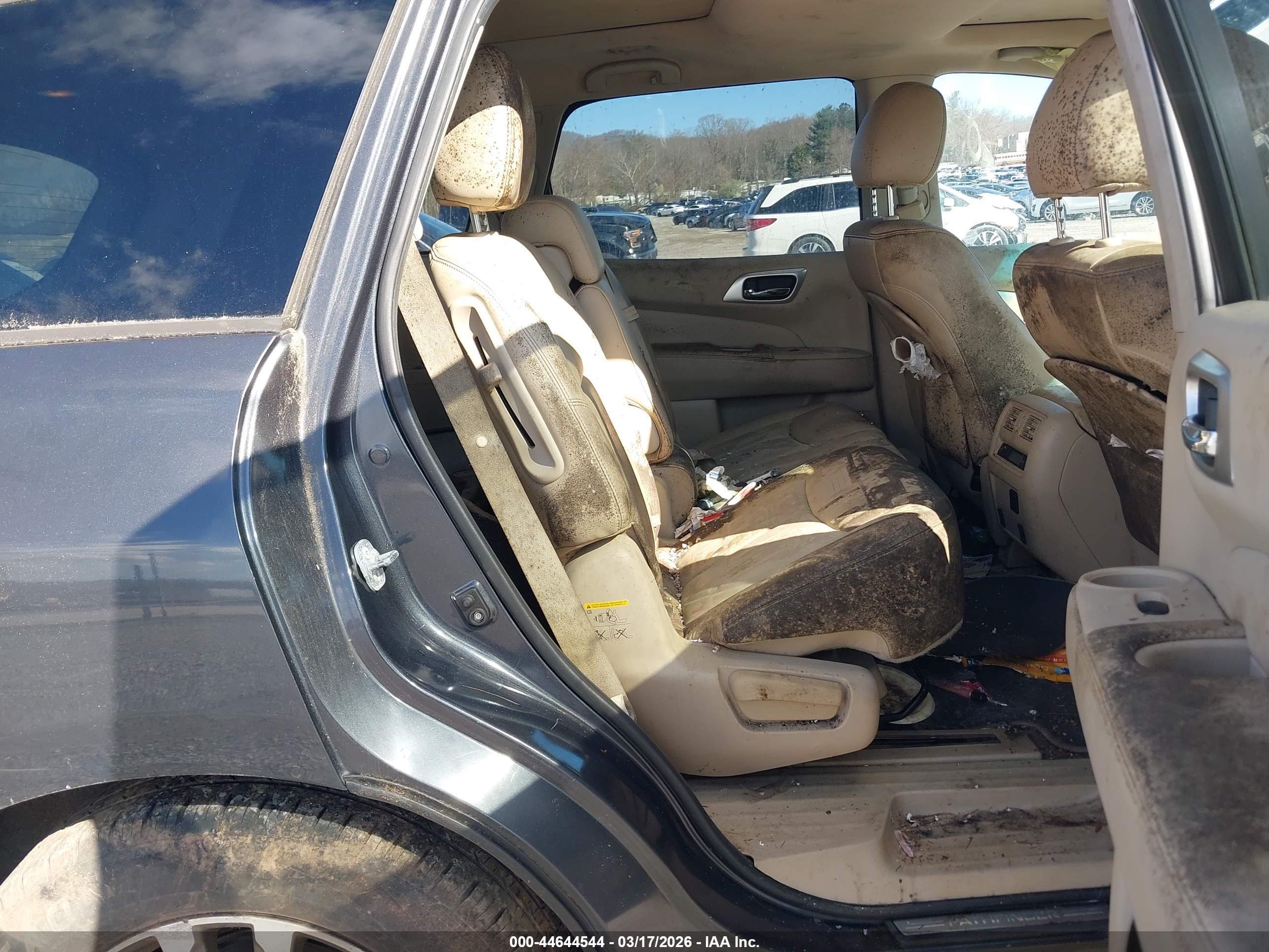 NISSAN PATHFINDER image 8