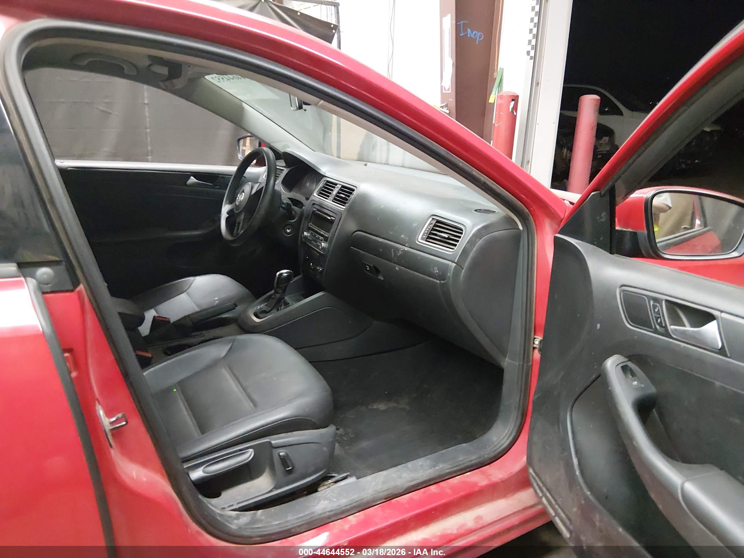 VOLKSWAGEN JETTA image 5