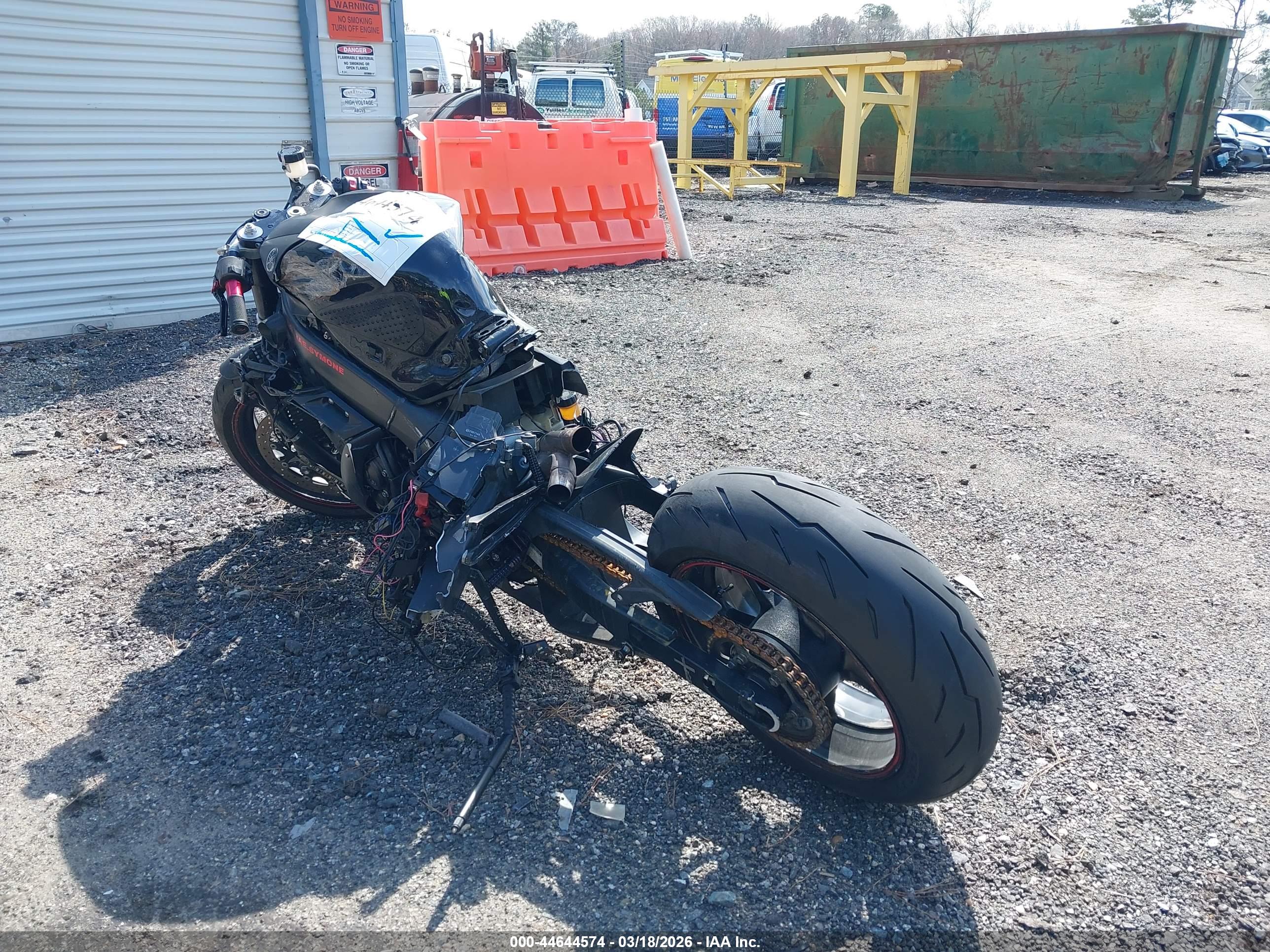 YAMAHA YZFR1 image 3