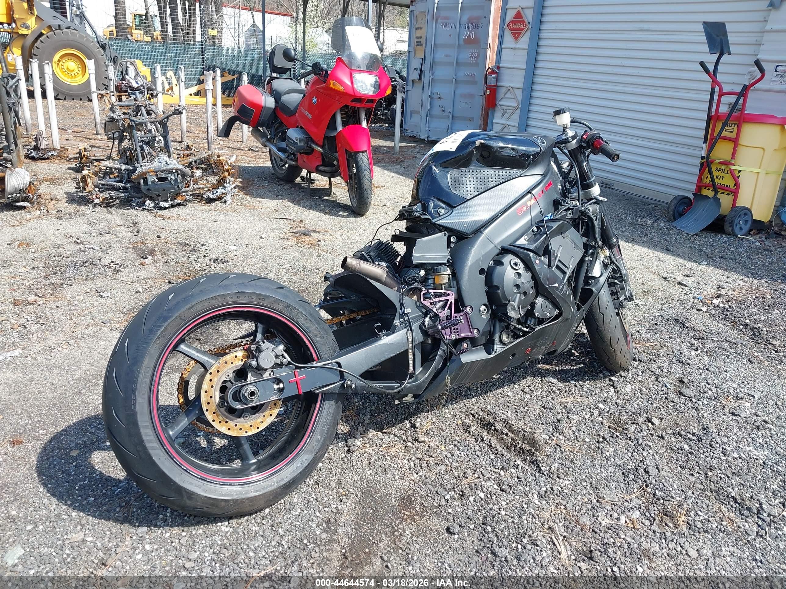 YAMAHA YZFR1 image 4