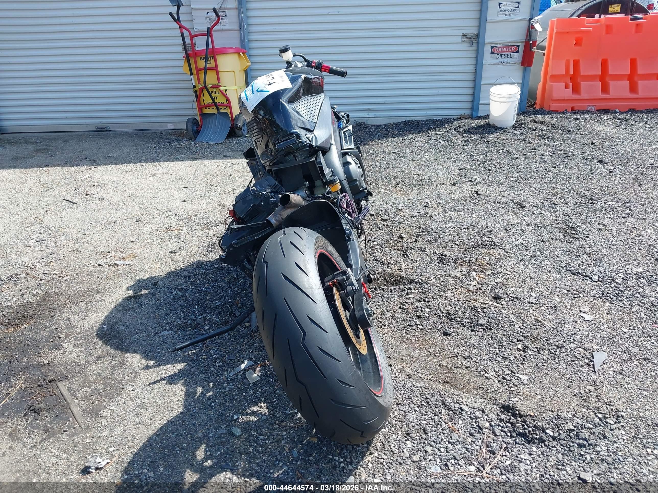 YAMAHA YZFR1 image 6