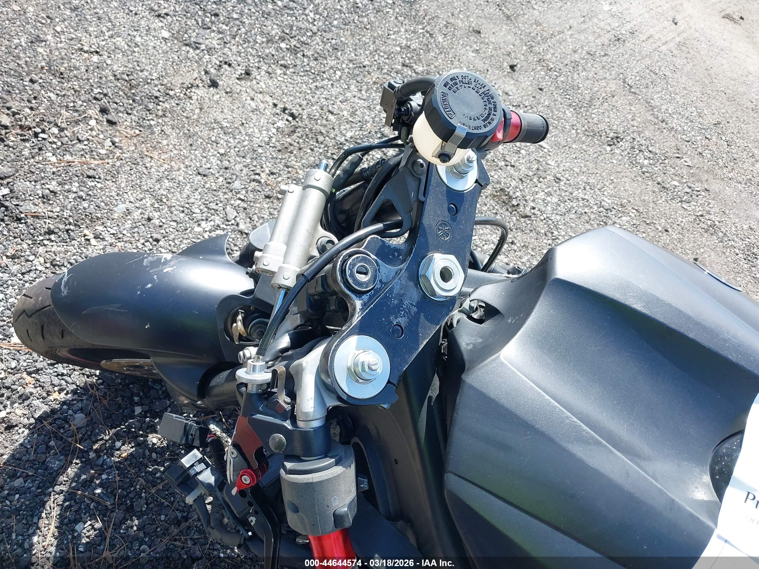 YAMAHA YZFR1 image 7