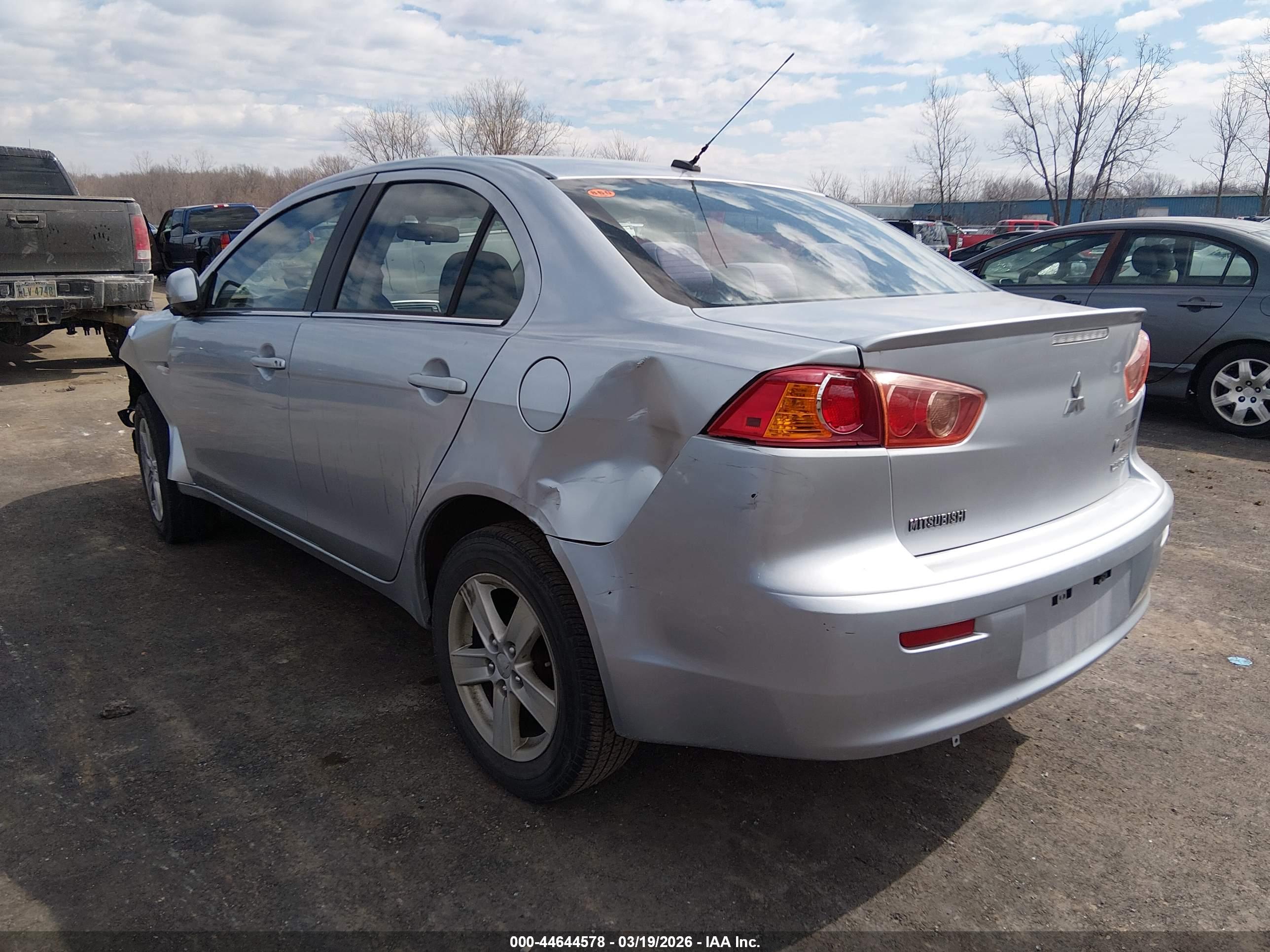 MITSUBISHI LANCER image 3