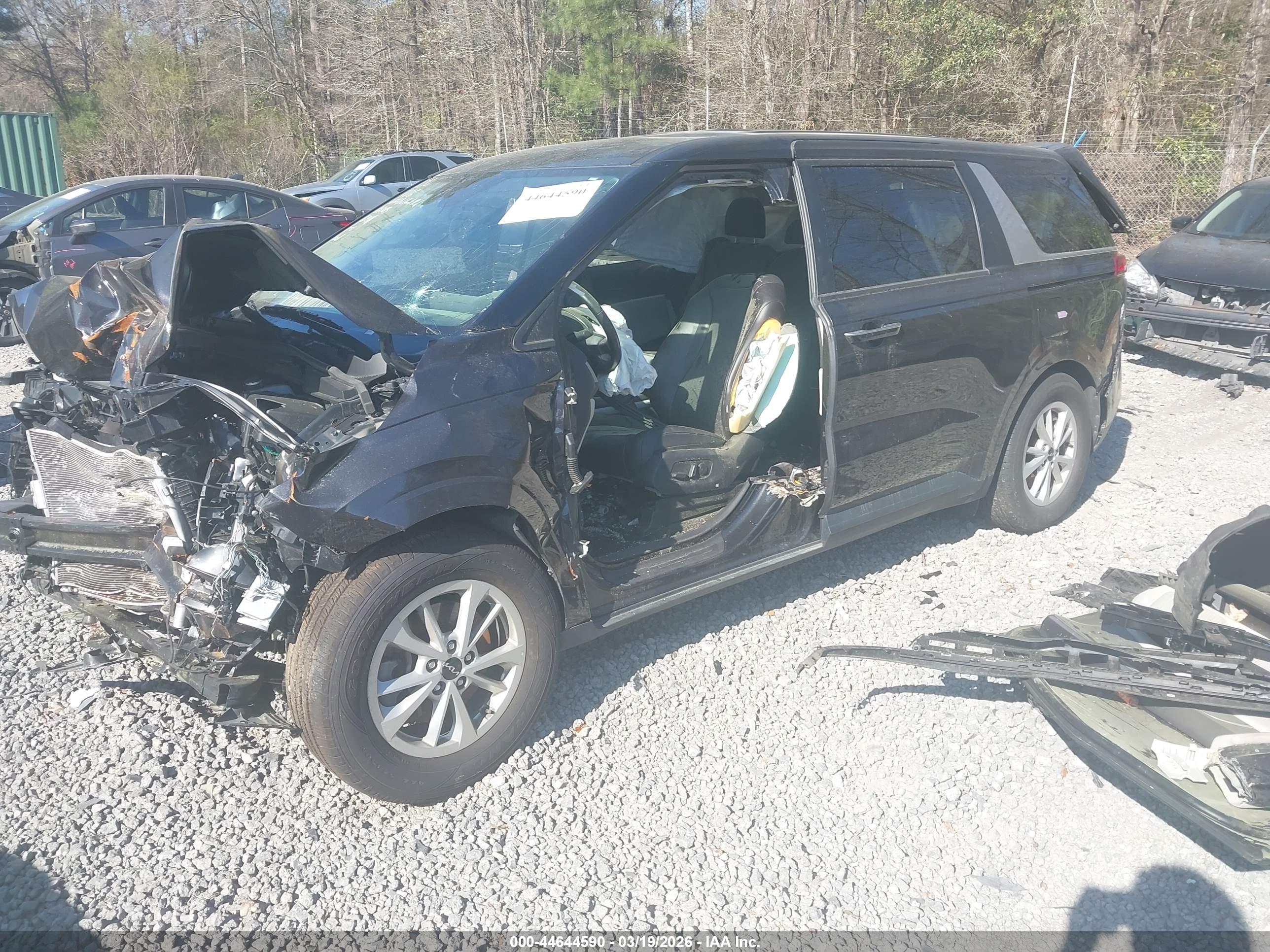 KIA CARNIVAL image 2