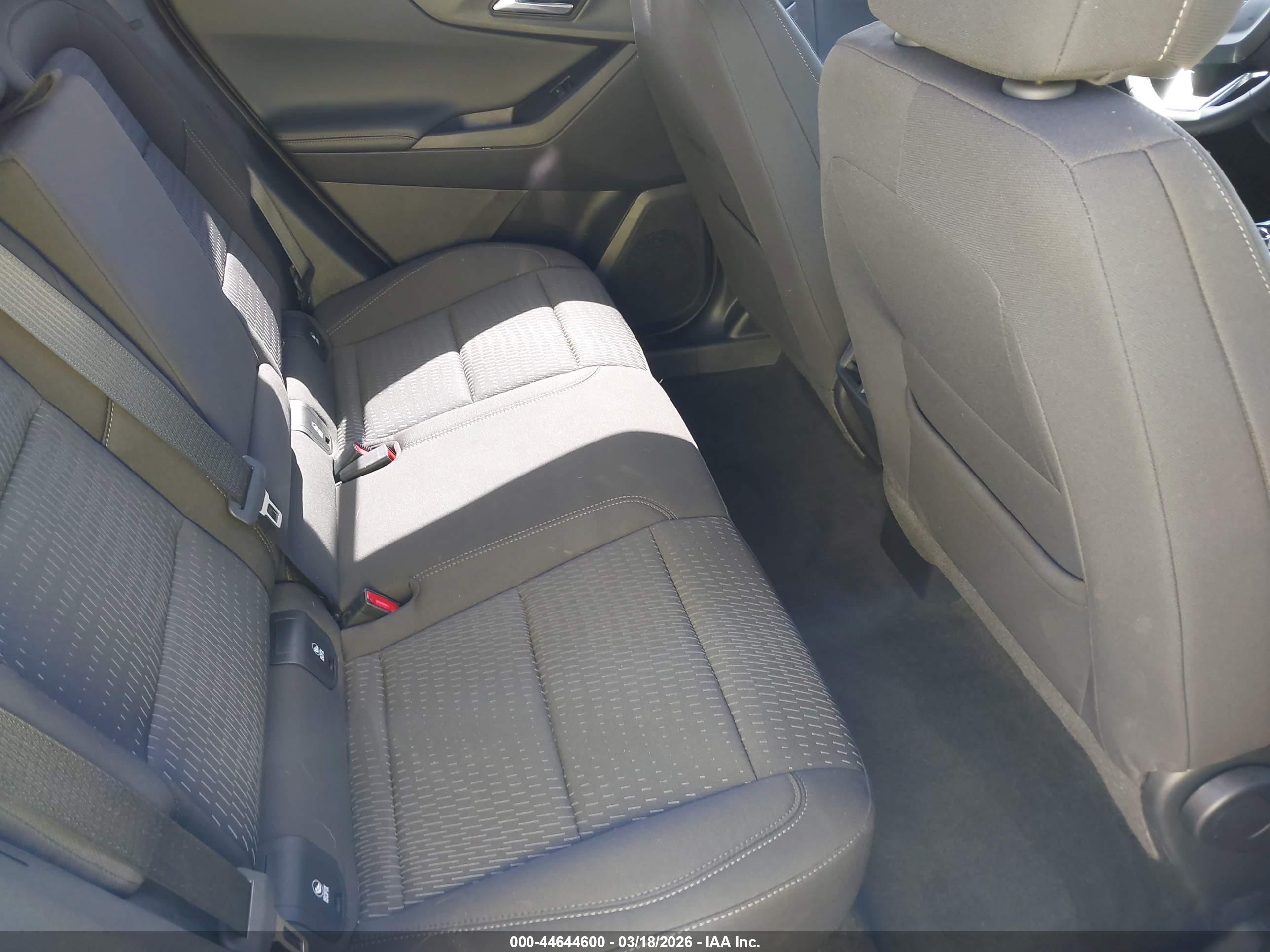 CHEVROLET EQUINOX image 8
