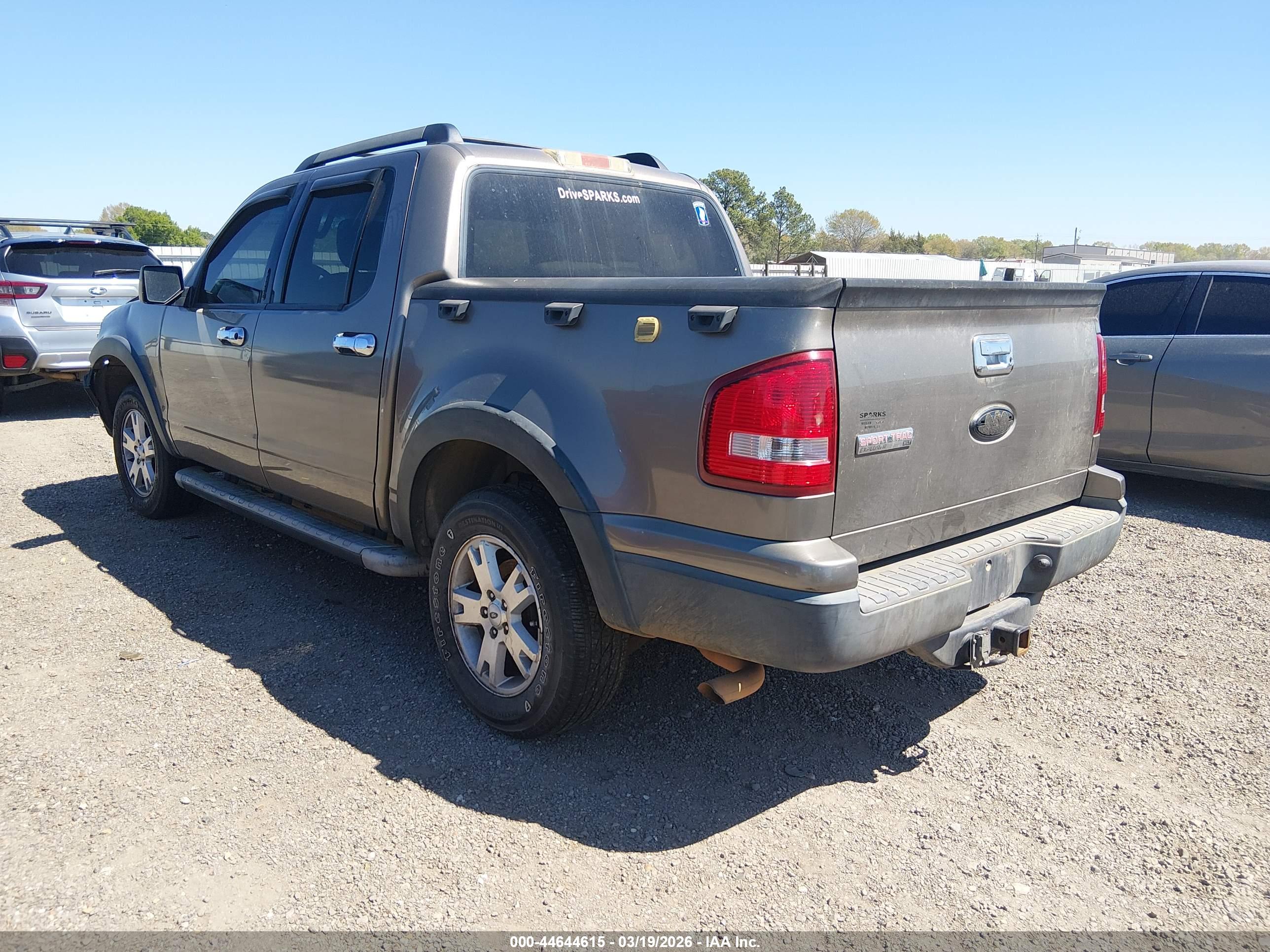 FORD EXPLORER image 3