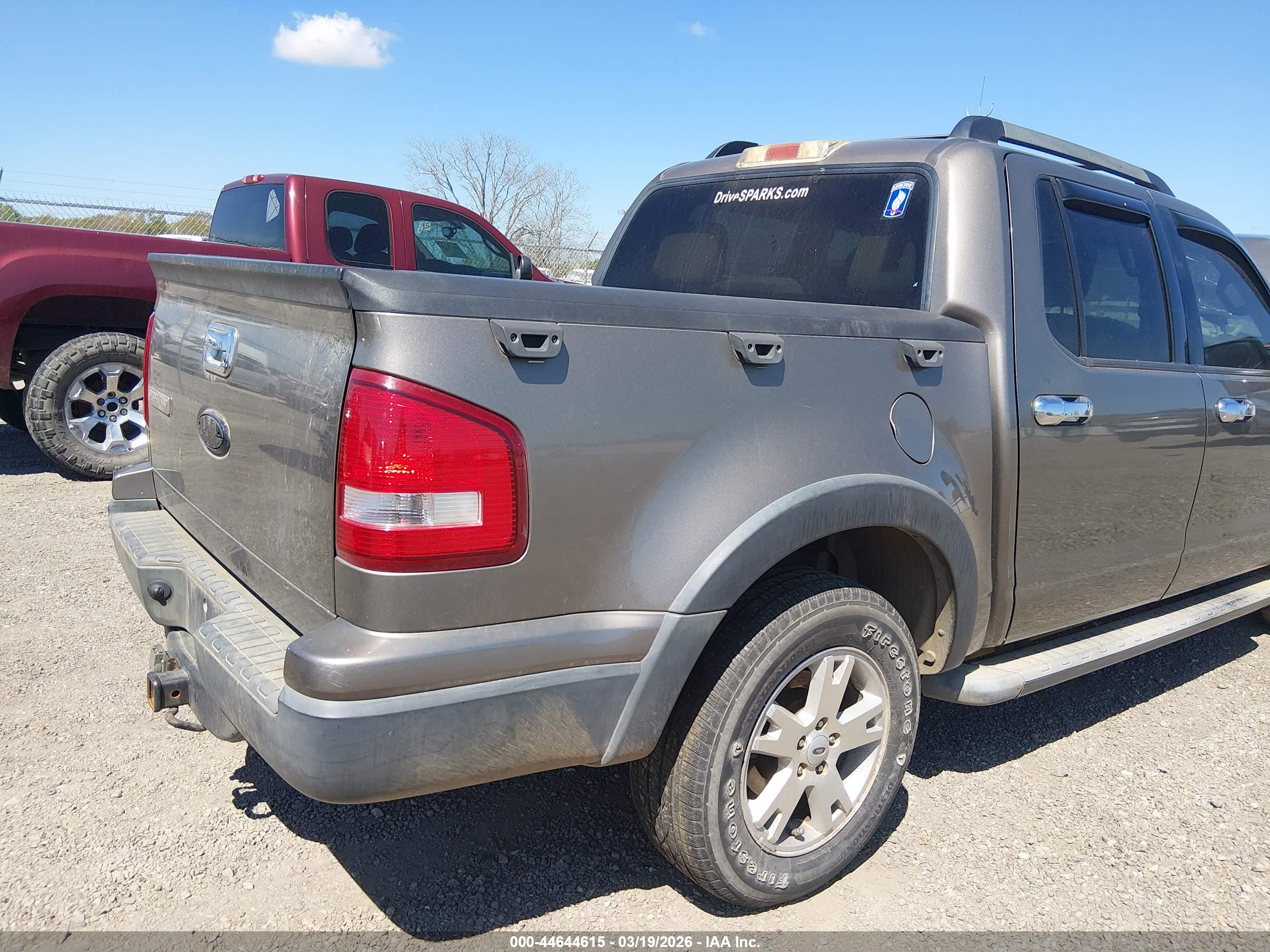 FORD EXPLORER image 4