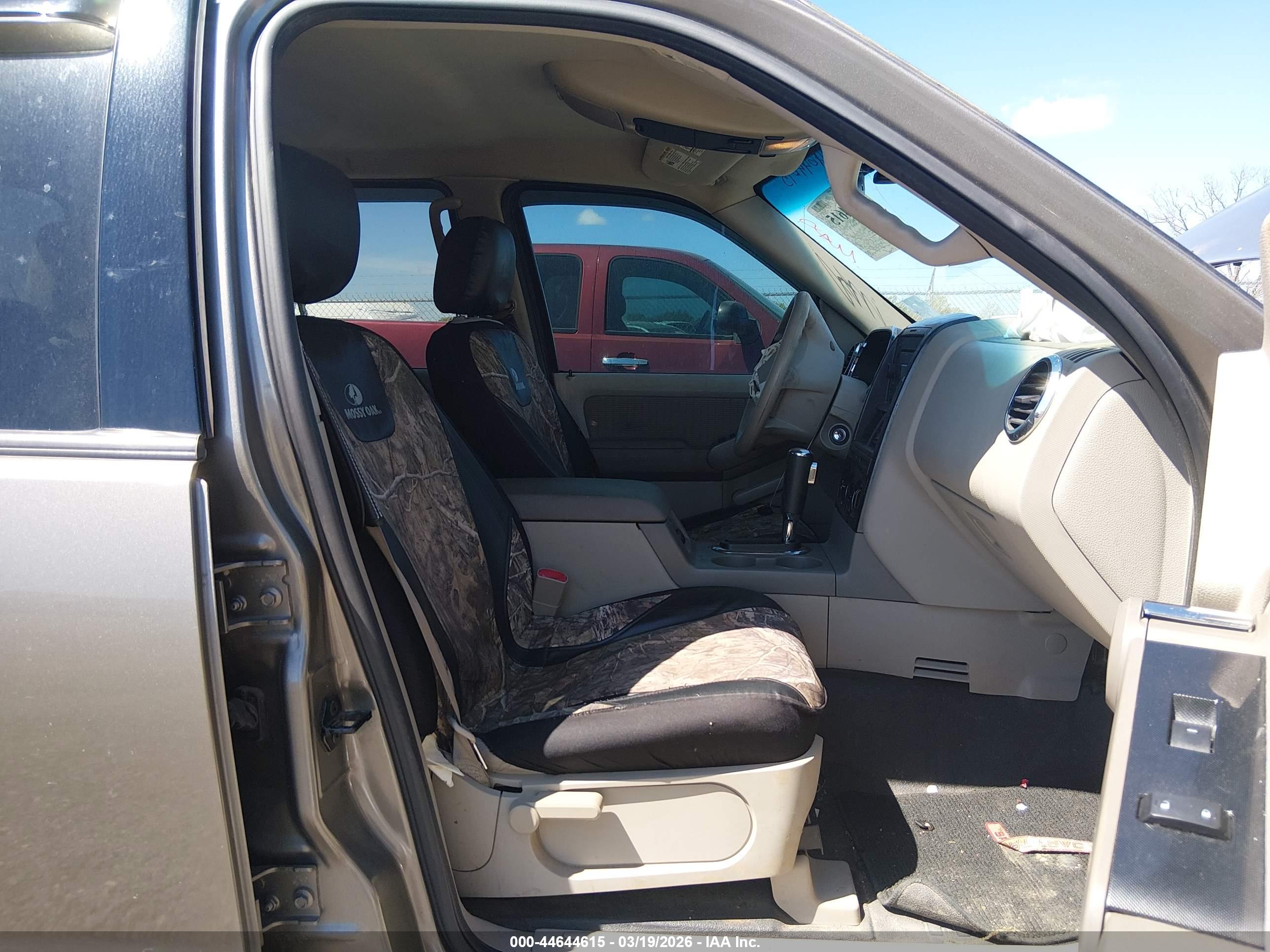 FORD EXPLORER image 5