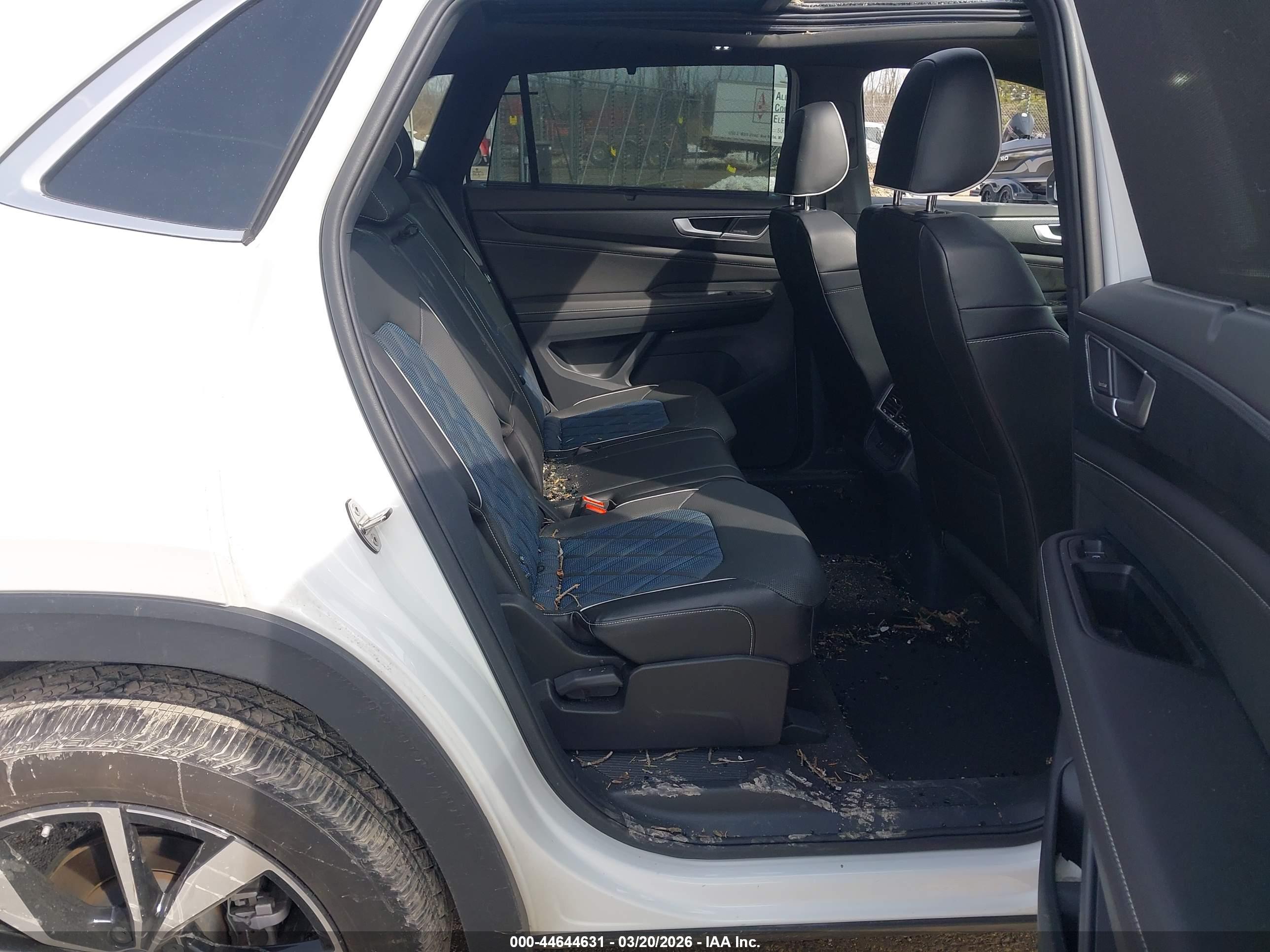 VOLKSWAGEN ATLAS image 8