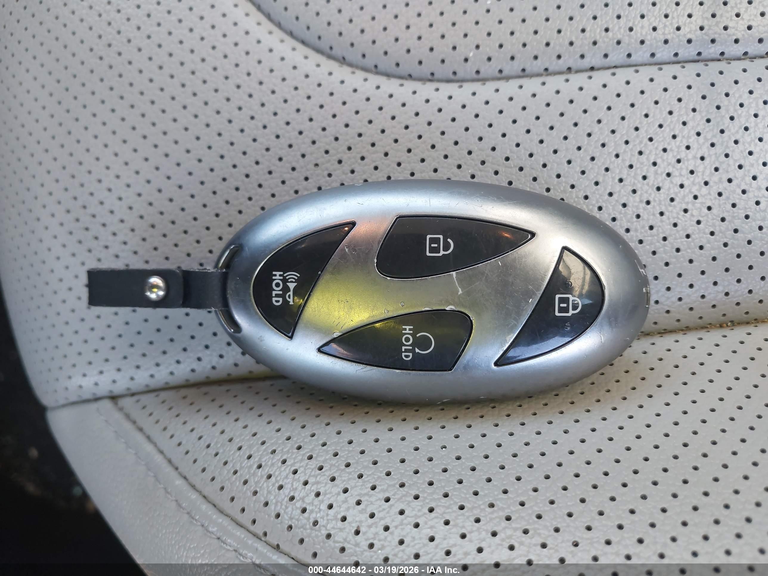 HYUNDAI ELANTRA image 11