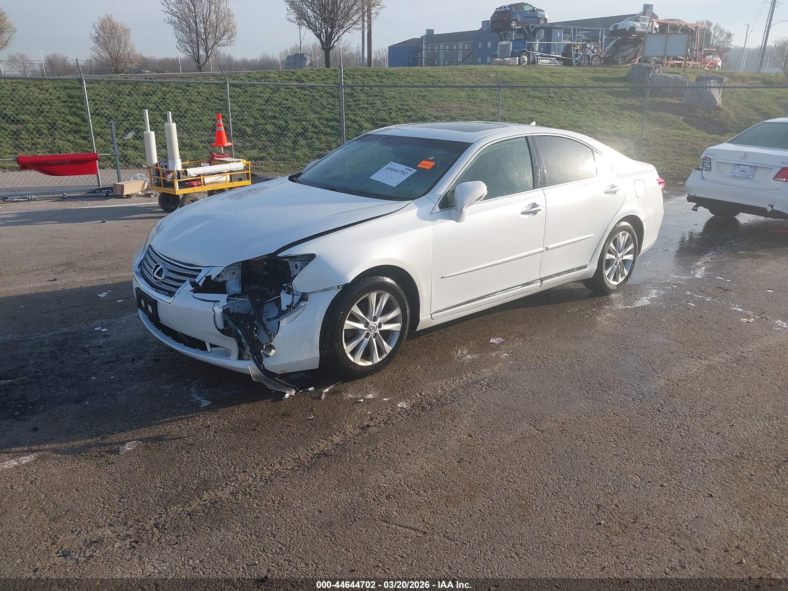 LEXUS ES image 2
