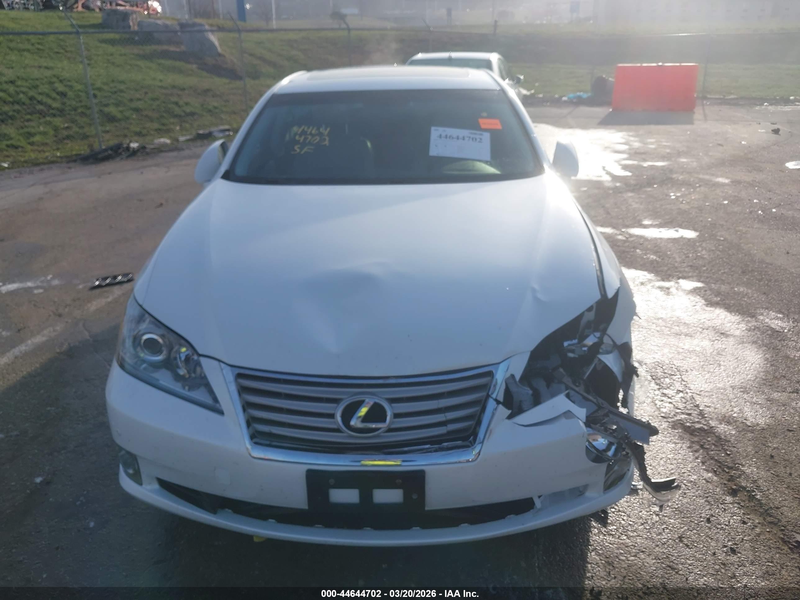 LEXUS ES image 6