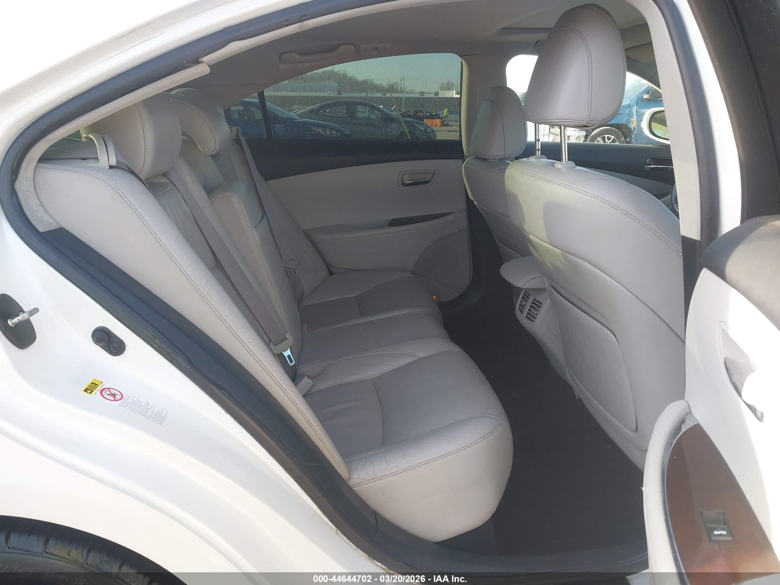LEXUS ES image 8