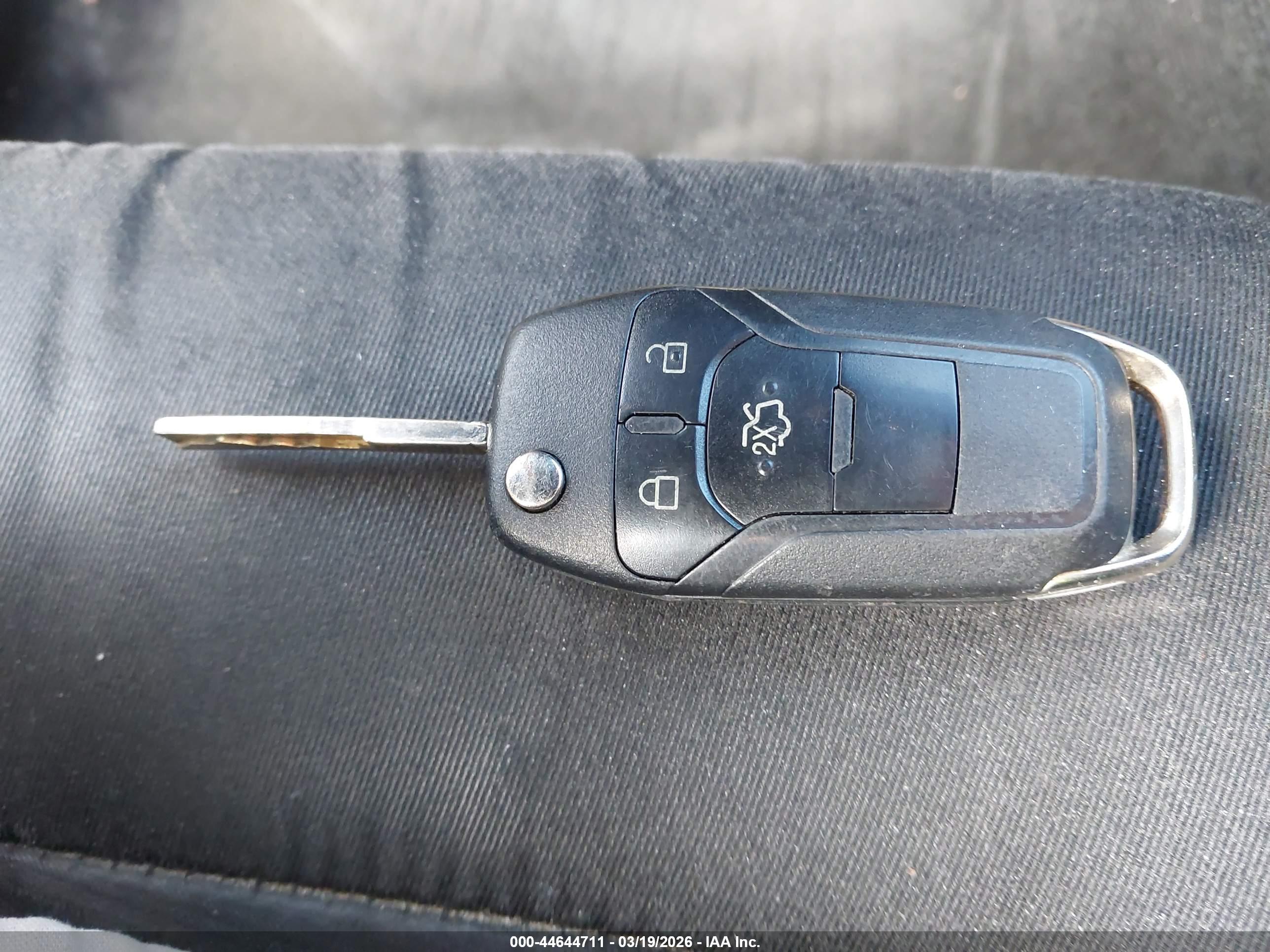 FORD FUSION image 11