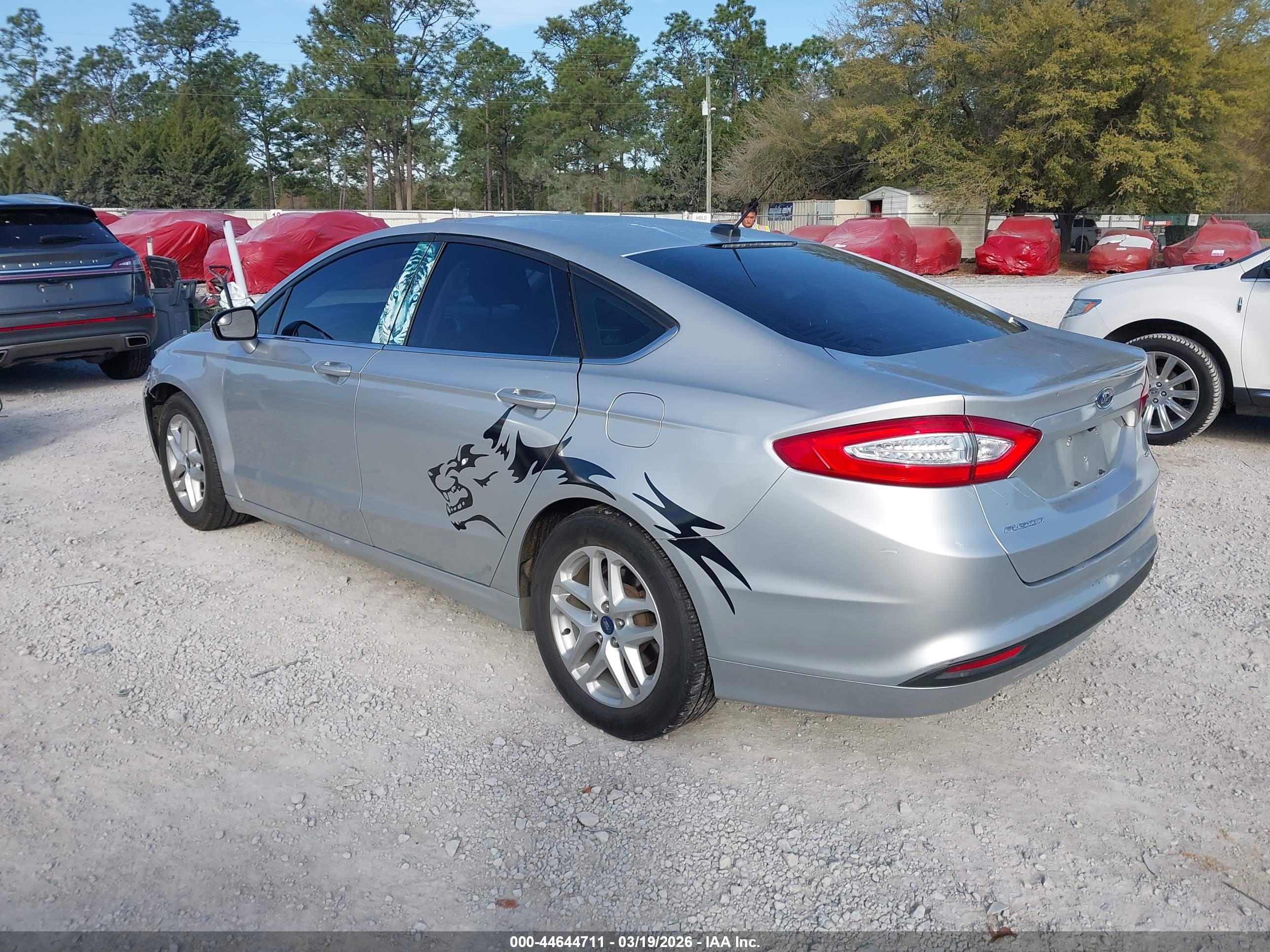 FORD FUSION image 3