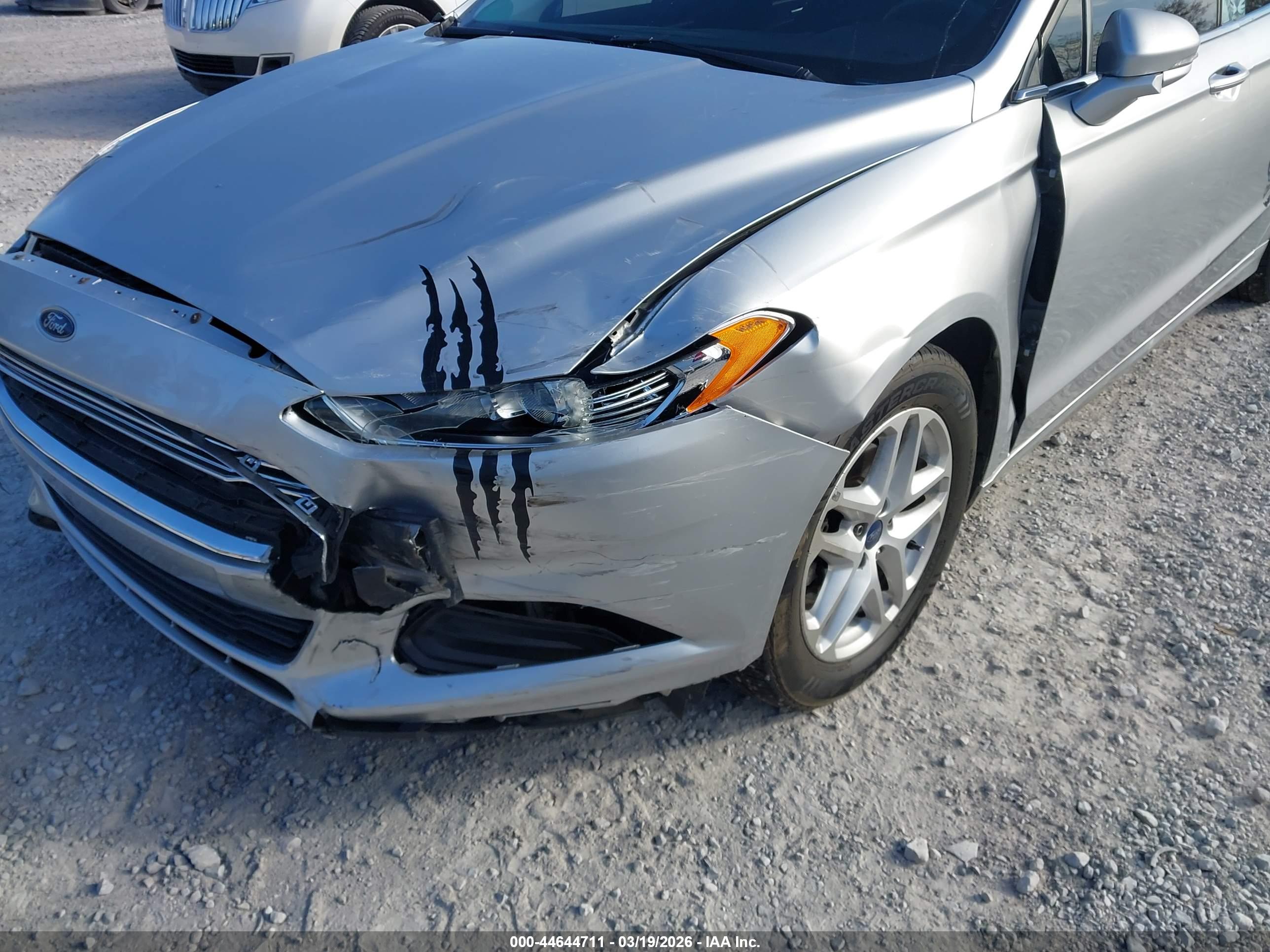 FORD FUSION image 6