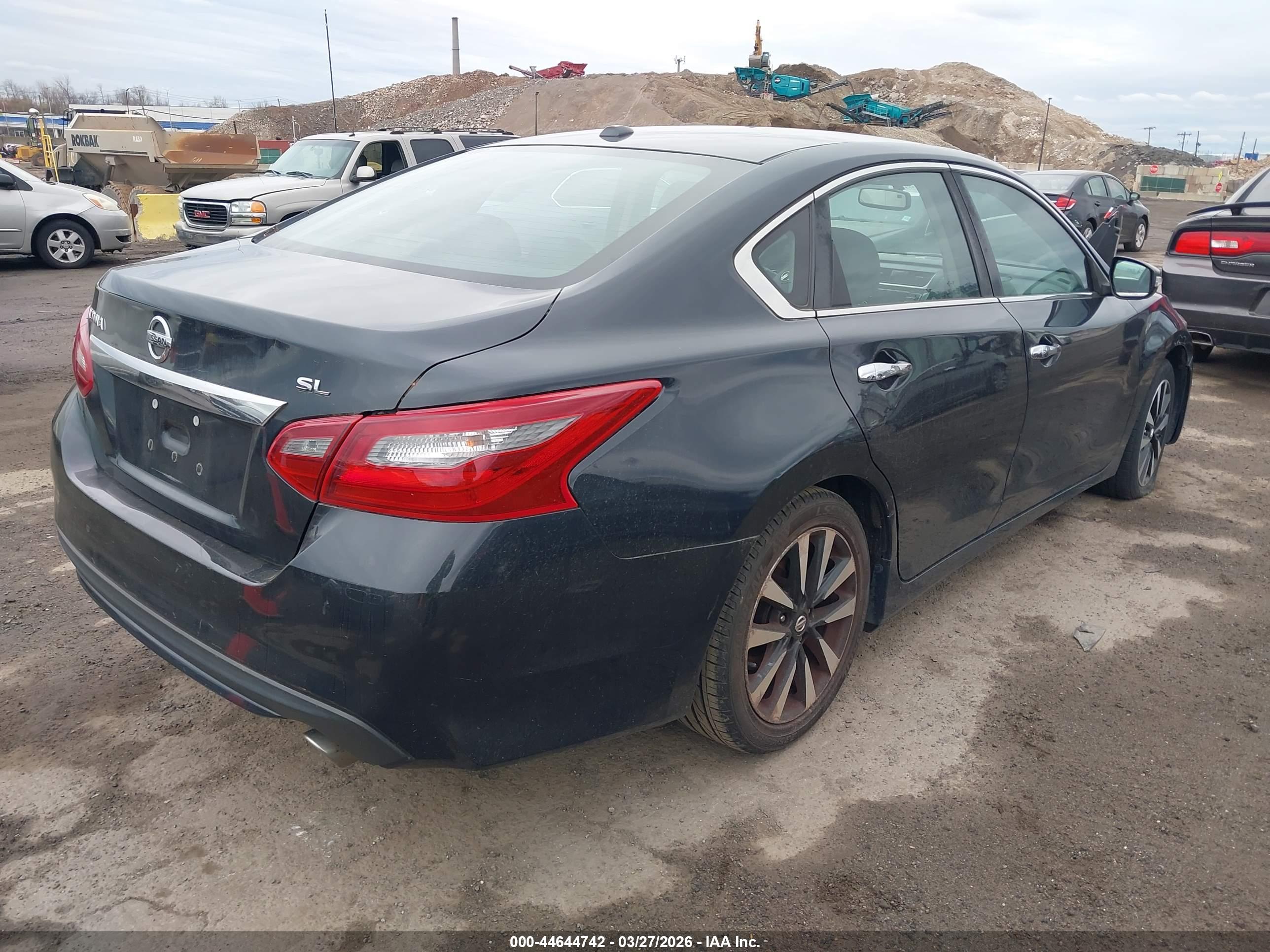 NISSAN ALTIMA image 4